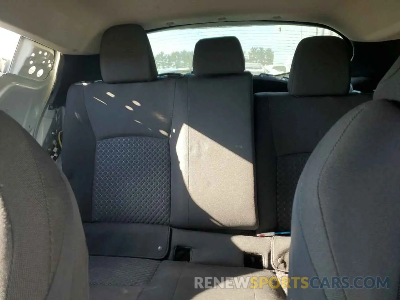 10 fotografías del automóvil dañado NMTKHMBX7MR121368 TOYOTA C-HR 2021