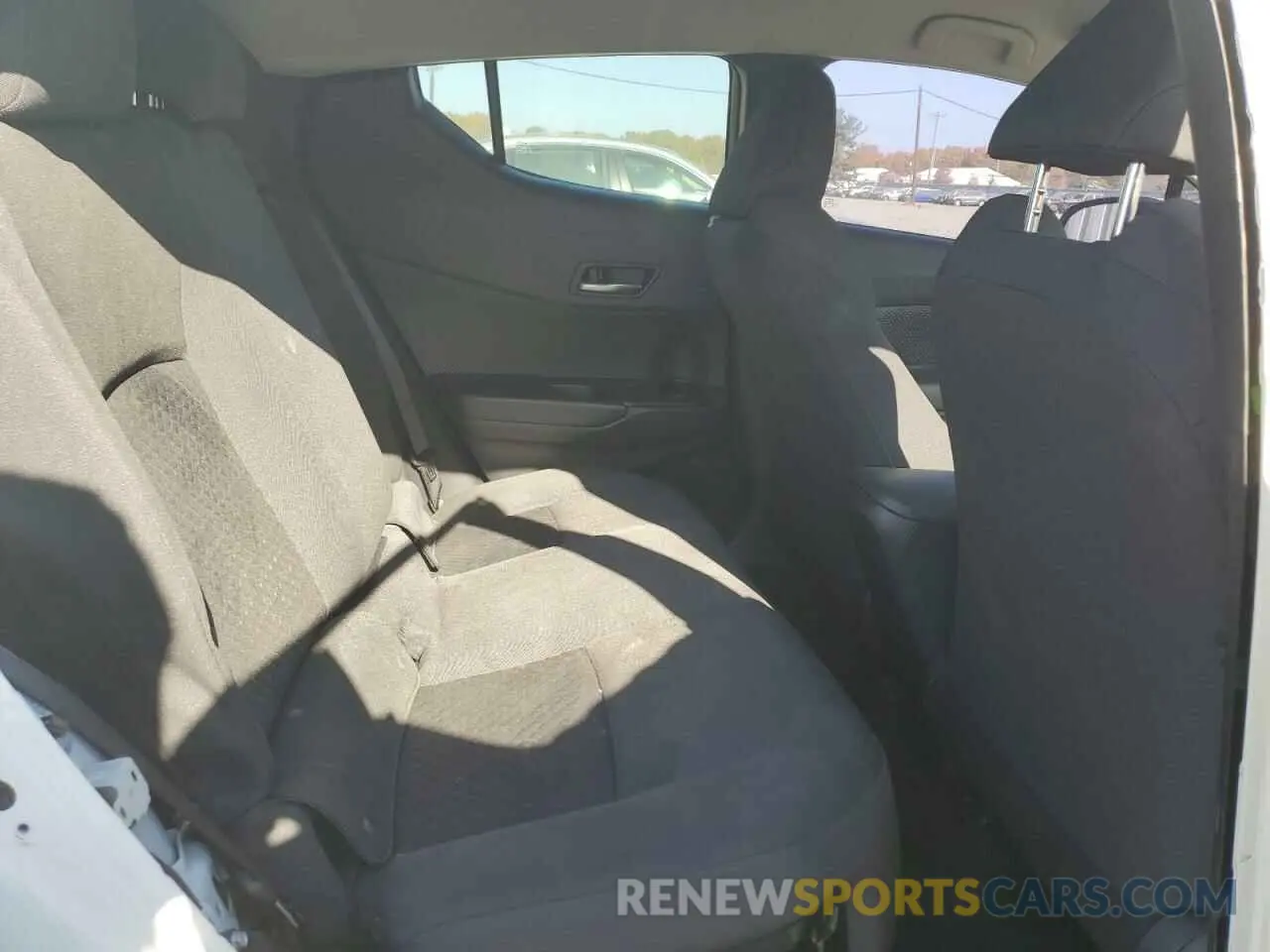 11 fotografías del automóvil dañado NMTKHMBX7MR121368 TOYOTA C-HR 2021