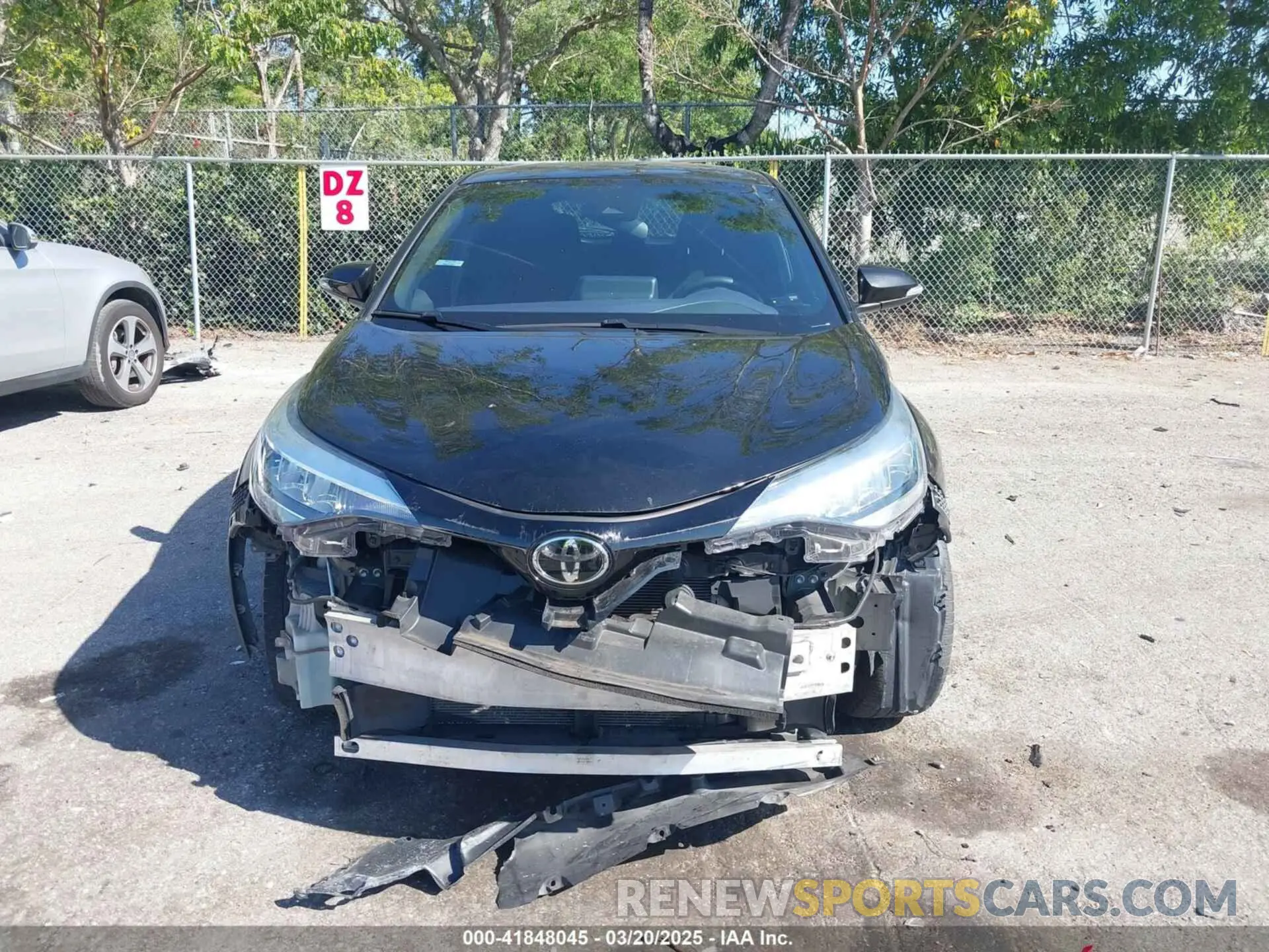 12 fotografías del automóvil dañado NMTKHMBX7MR126165 TOYOTA C-HR 2021