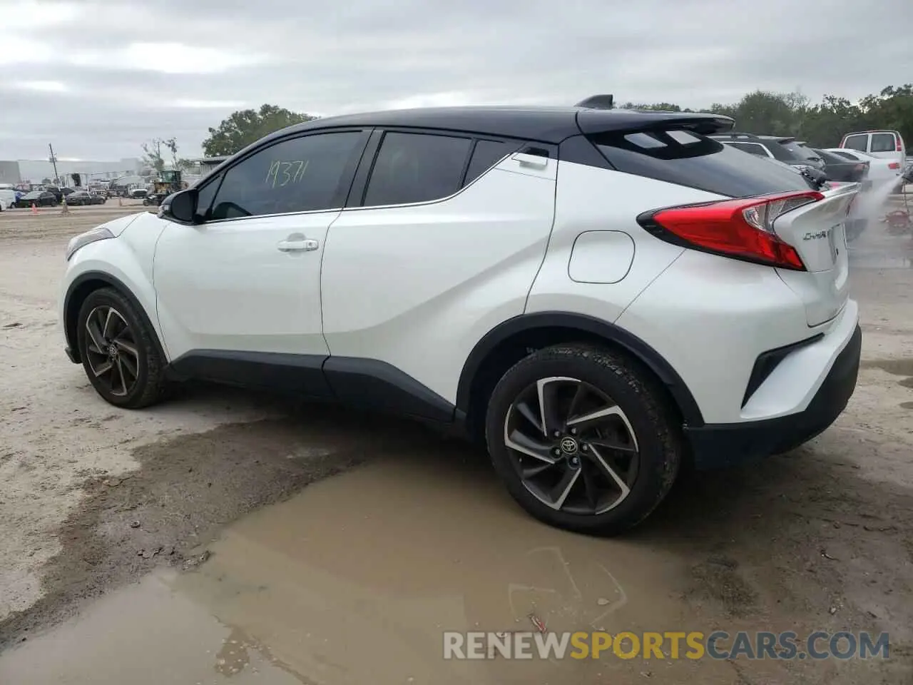 2 fotografías del automóvil dañado NMTKHMBX7MR128160 TOYOTA C-HR 2021
