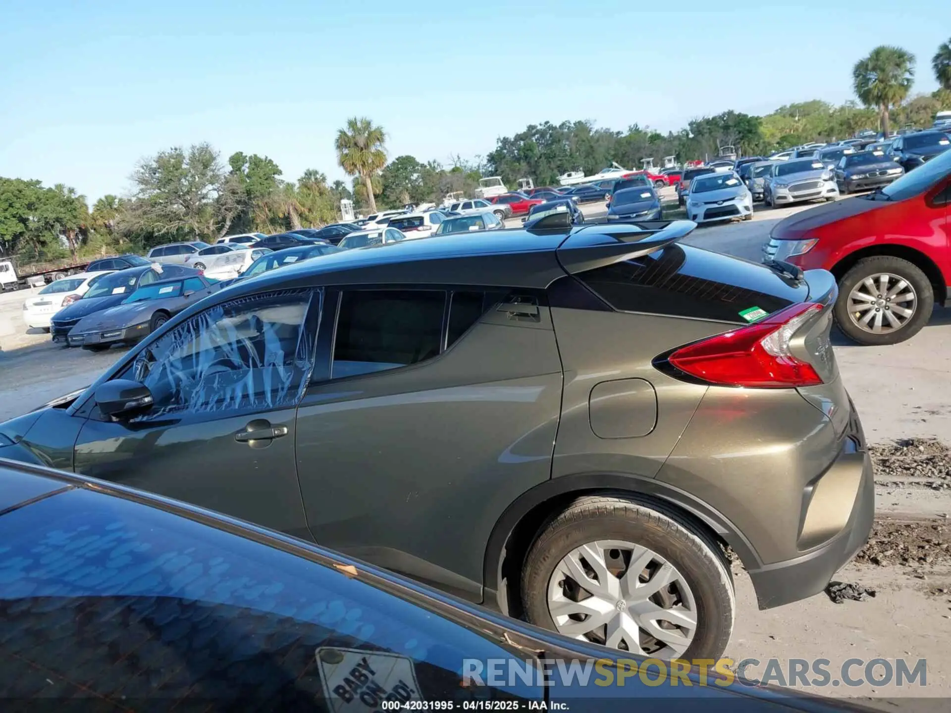 13 fotografías del automóvil dañado NMTKHMBX8MR126756 TOYOTA C-HR 2021