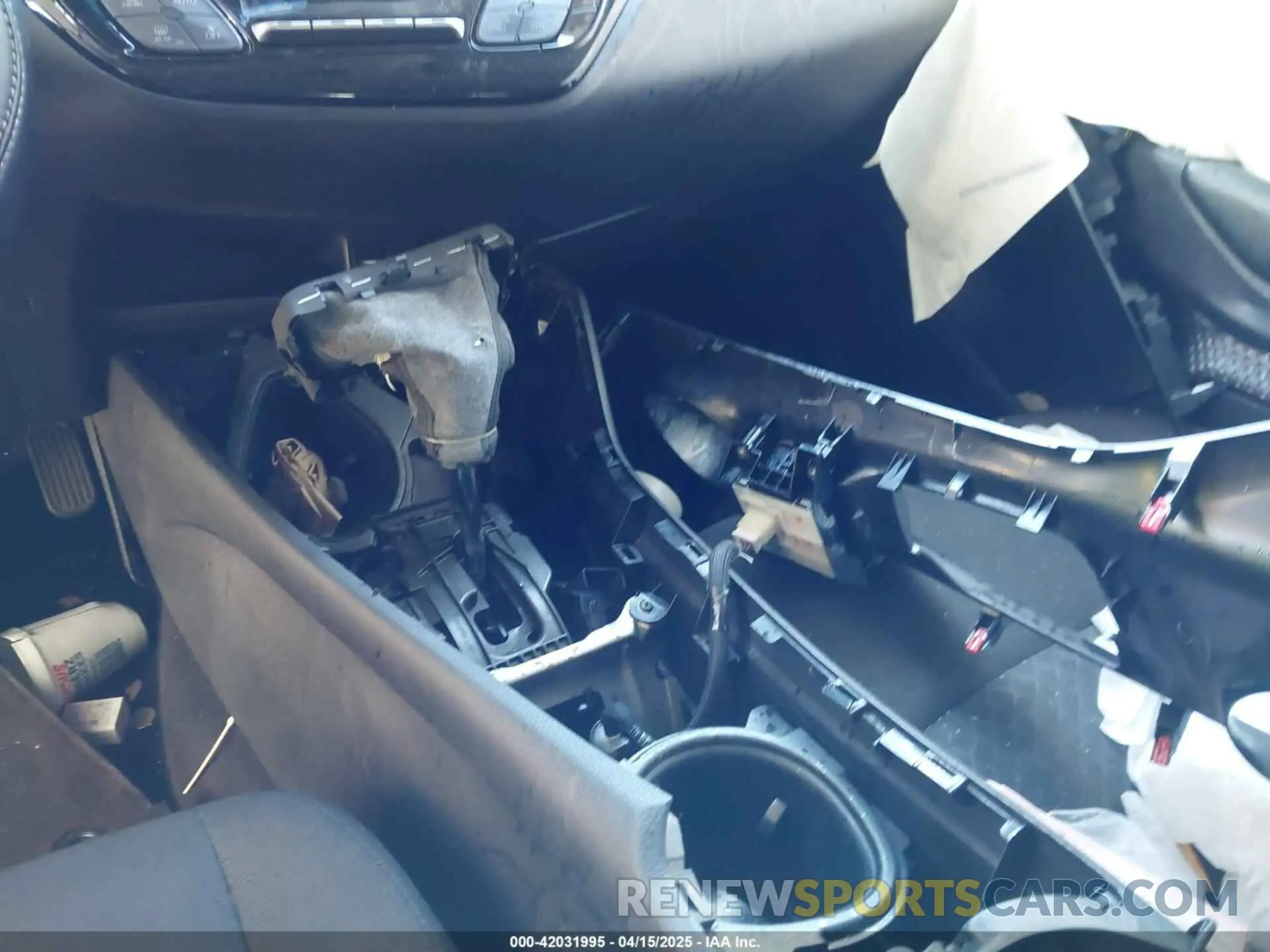 16 fotografías del automóvil dañado NMTKHMBX8MR126756 TOYOTA C-HR 2021