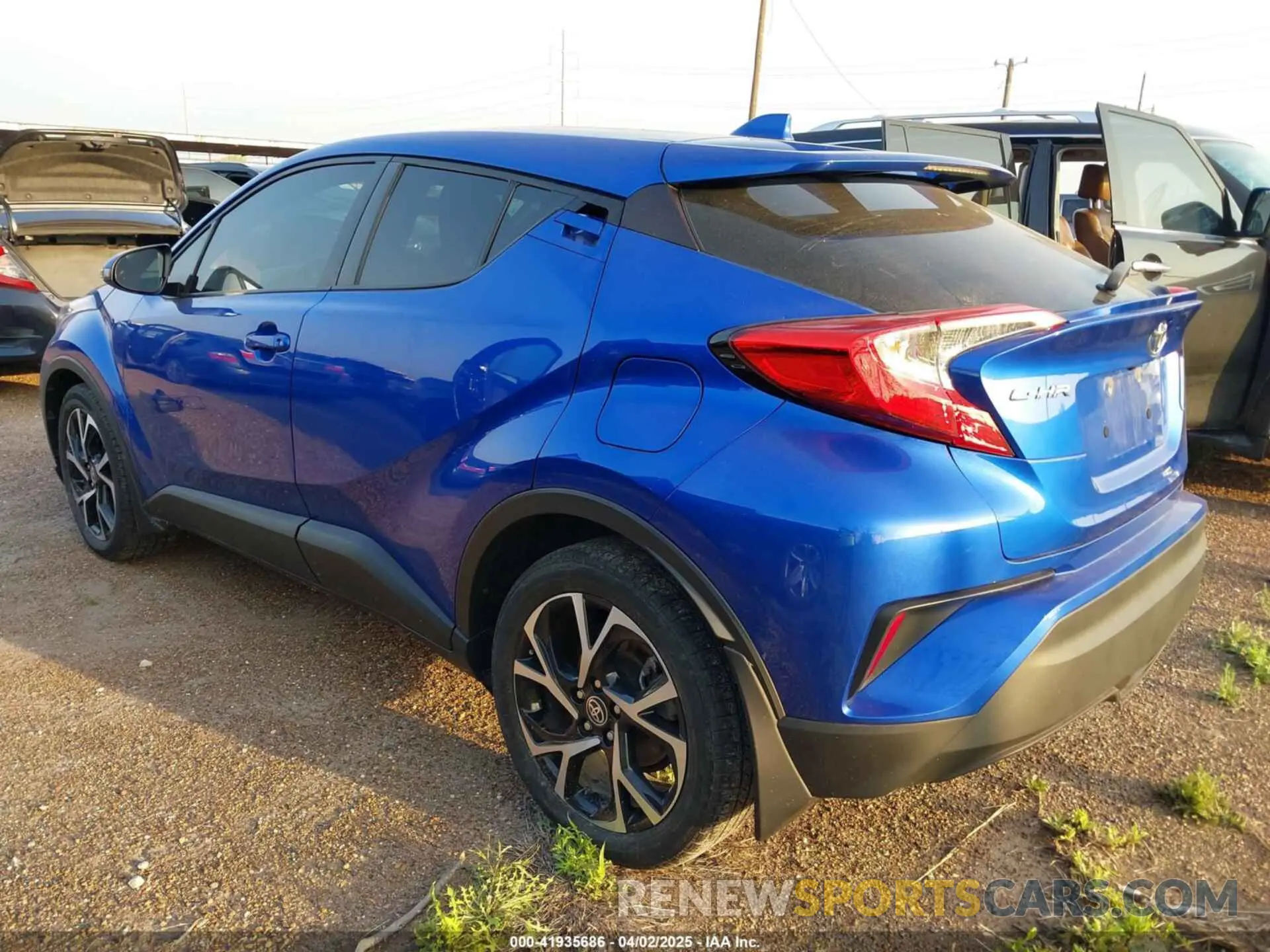 3 fotografías del automóvil dañado NMTKHMBX8MR129267 TOYOTA C-HR 2021