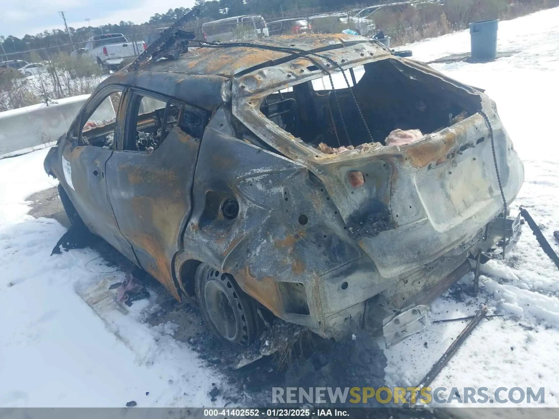 3 fotografías del automóvil dañado NMTKHMBX8MR130418 TOYOTA C-HR 2021