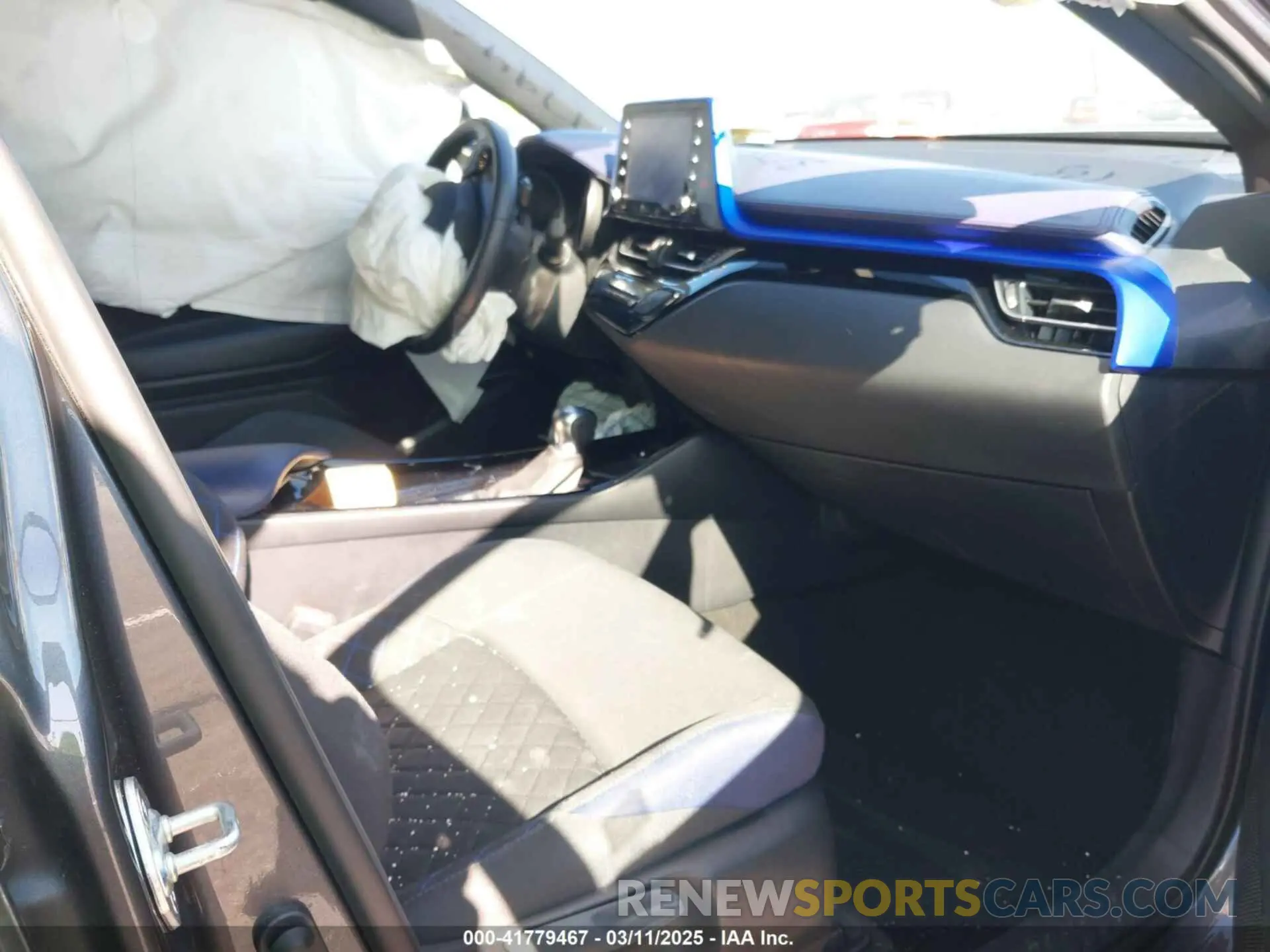 5 fotografías del automóvil dañado NMTKHMBX8MR132380 TOYOTA C-HR 2021