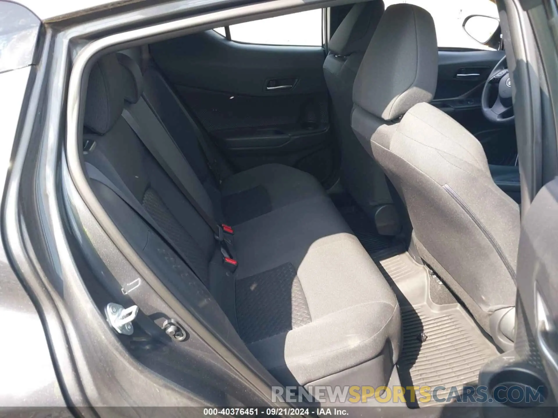 8 fotografías del automóvil dañado NMTKHMBX8MR137935 TOYOTA C-HR 2021