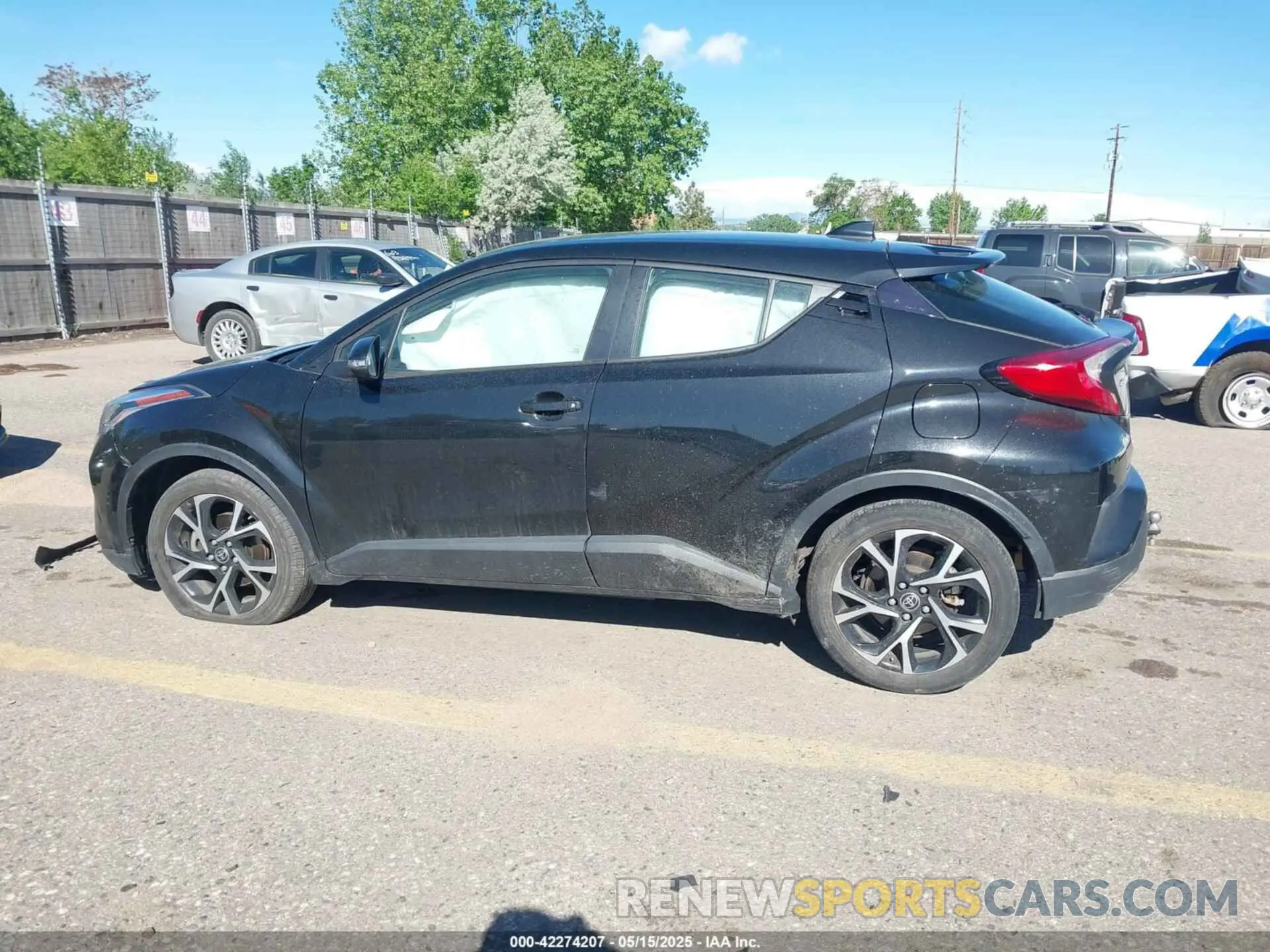 14 fotografías del automóvil dañado NMTKHMBX9MR134011 TOYOTA C-HR 2021