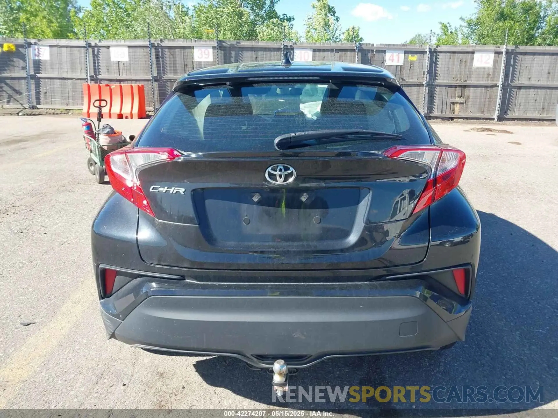 16 fotografías del automóvil dañado NMTKHMBX9MR134011 TOYOTA C-HR 2021