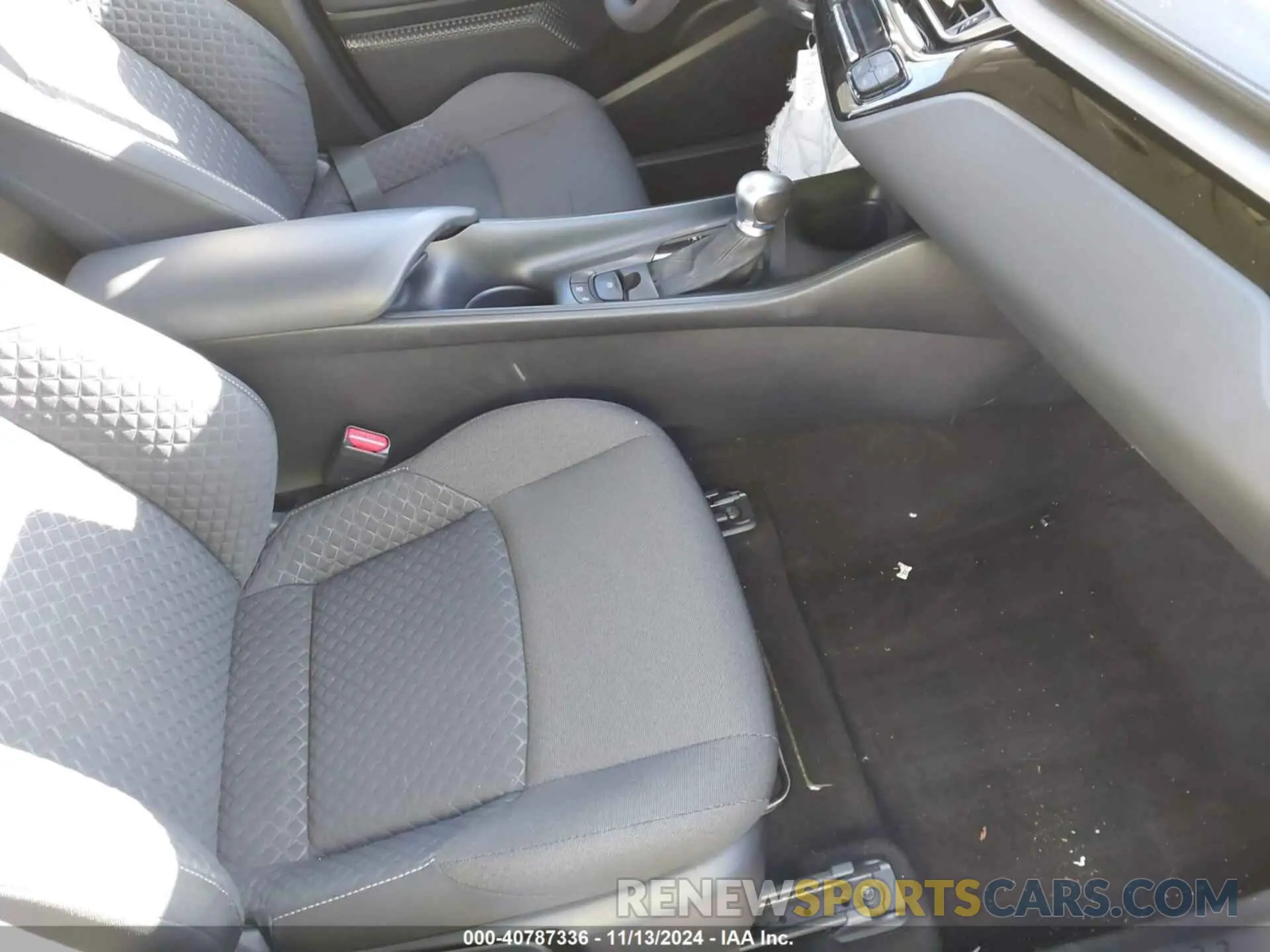 5 fotografías del automóvil dañado NMTKHMBXXMR123633 TOYOTA C-HR 2021