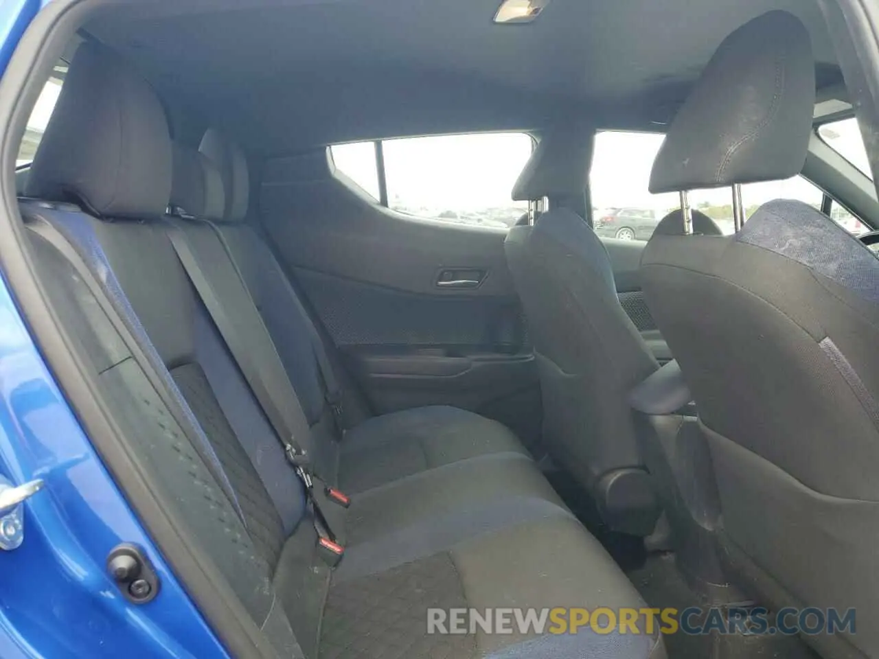 11 fotografías del automóvil dañado NMTKHMBXXMR124104 TOYOTA C-HR 2021