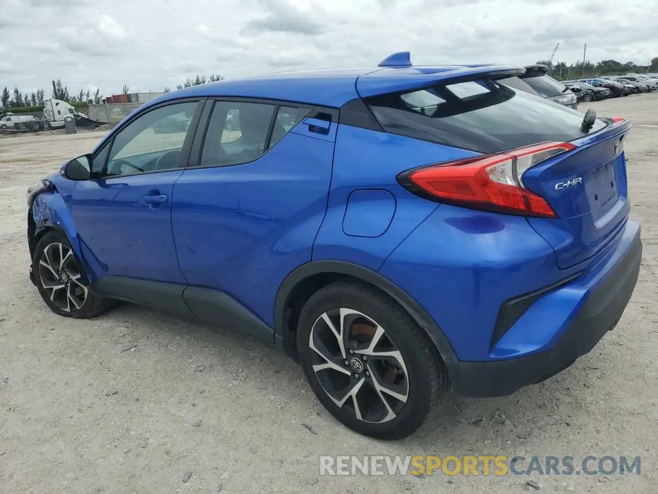 2 fotografías del automóvil dañado NMTKHMBXXMR124104 TOYOTA C-HR 2021