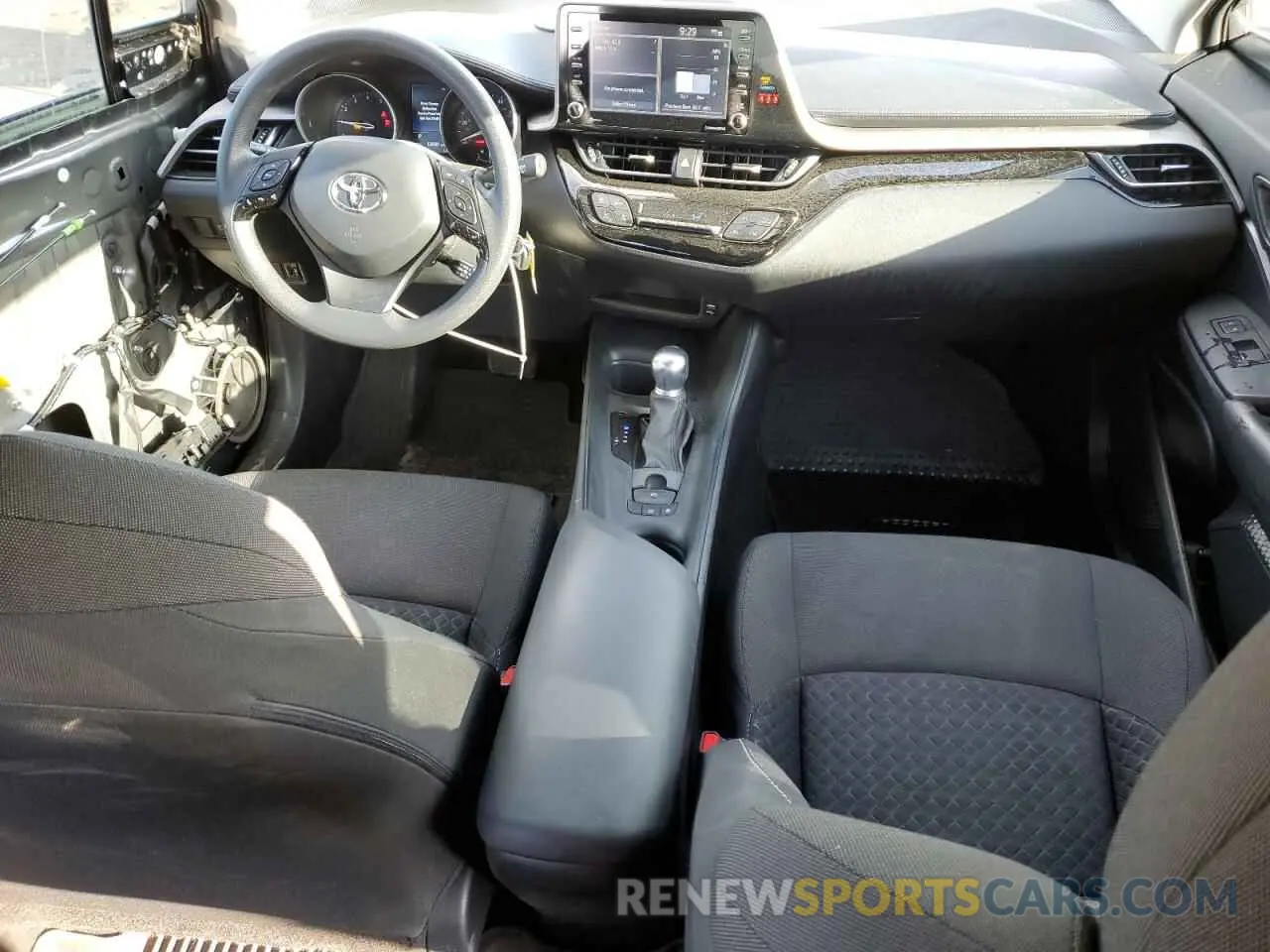 8 fotografías del automóvil dañado NMTKHMBXXMR140304 TOYOTA C-HR 2021