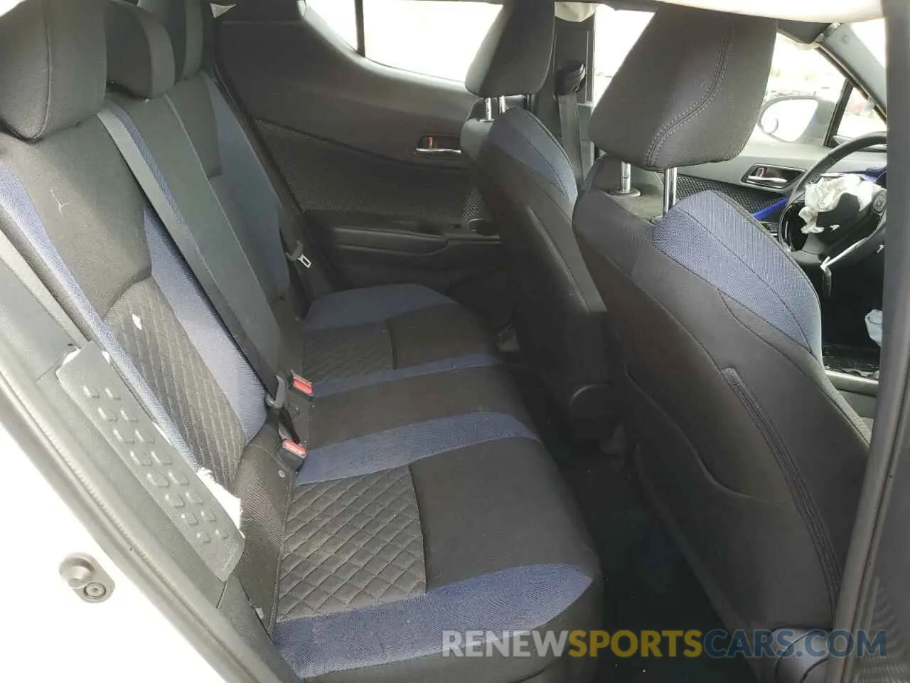 10 fotografías del automóvil dañado JTNKHMBX3N1134324 TOYOTA C-HR 2022