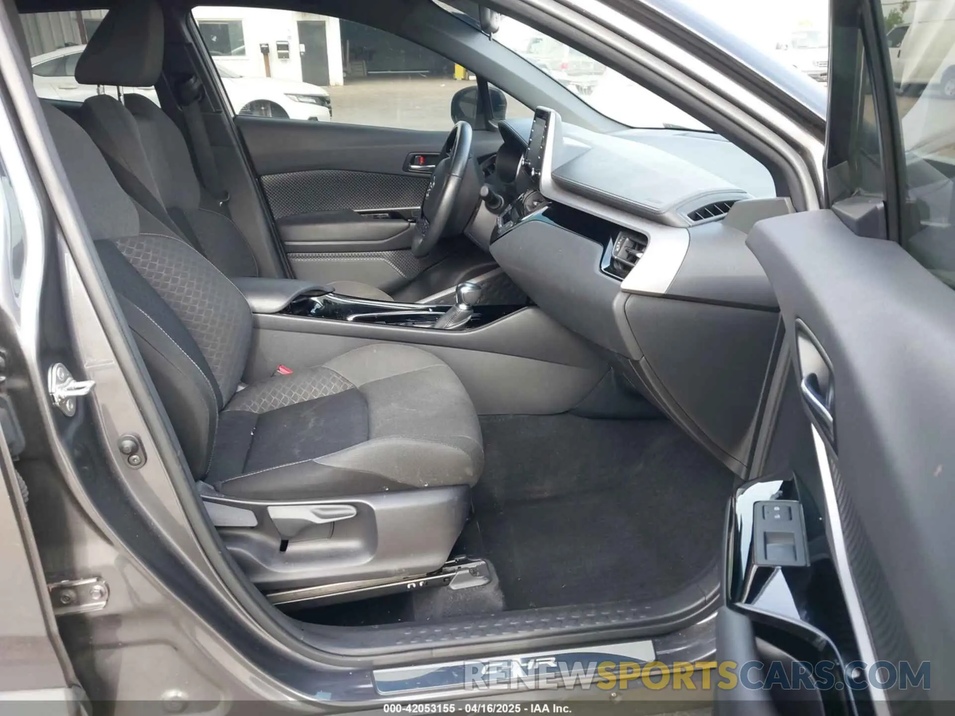 5 fotografías del automóvil dañado JTNKHMBX9N1135221 TOYOTA C-HR 2022