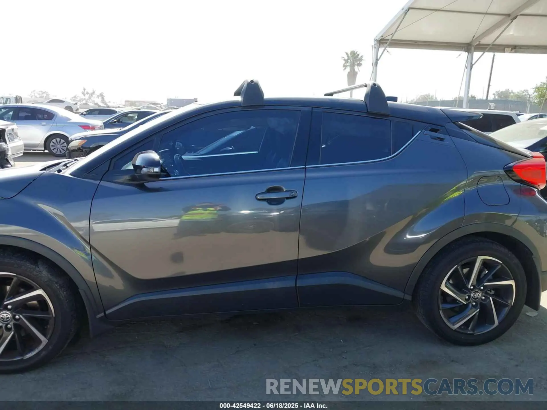 14 fotografías del automóvil dañado NMTKHMBX0NR142838 TOYOTA C-HR 2022