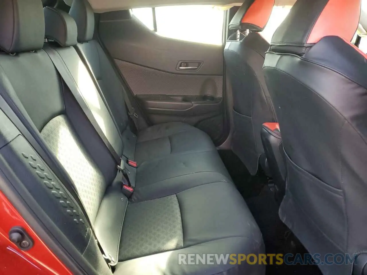 11 fotografías del automóvil dañado NMTKHMBX6NR141032 TOYOTA C-HR 2022