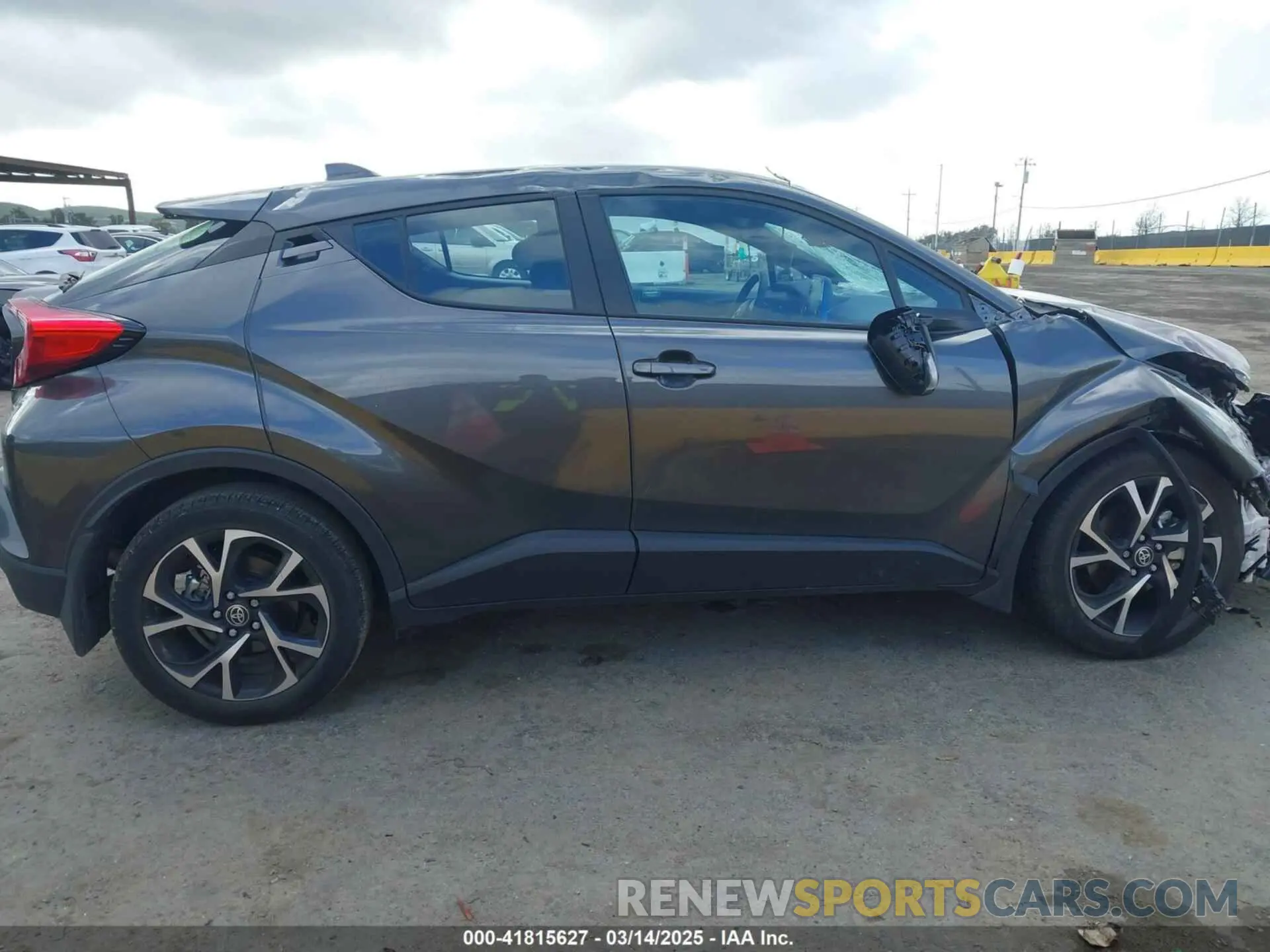14 fotografías del automóvil dañado NMTKHMBX6NR147770 TOYOTA C-HR 2022