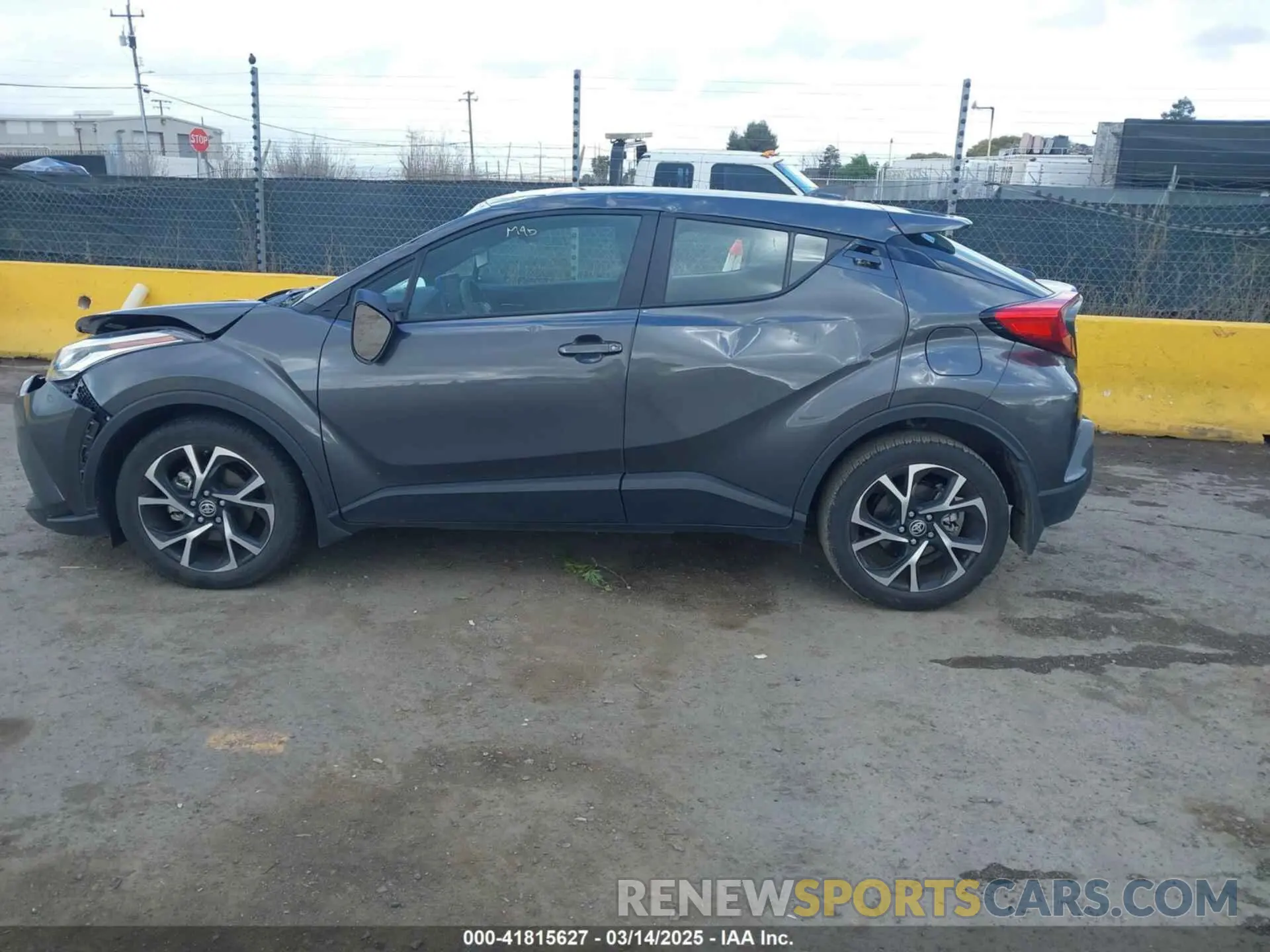15 fotografías del automóvil dañado NMTKHMBX6NR147770 TOYOTA C-HR 2022