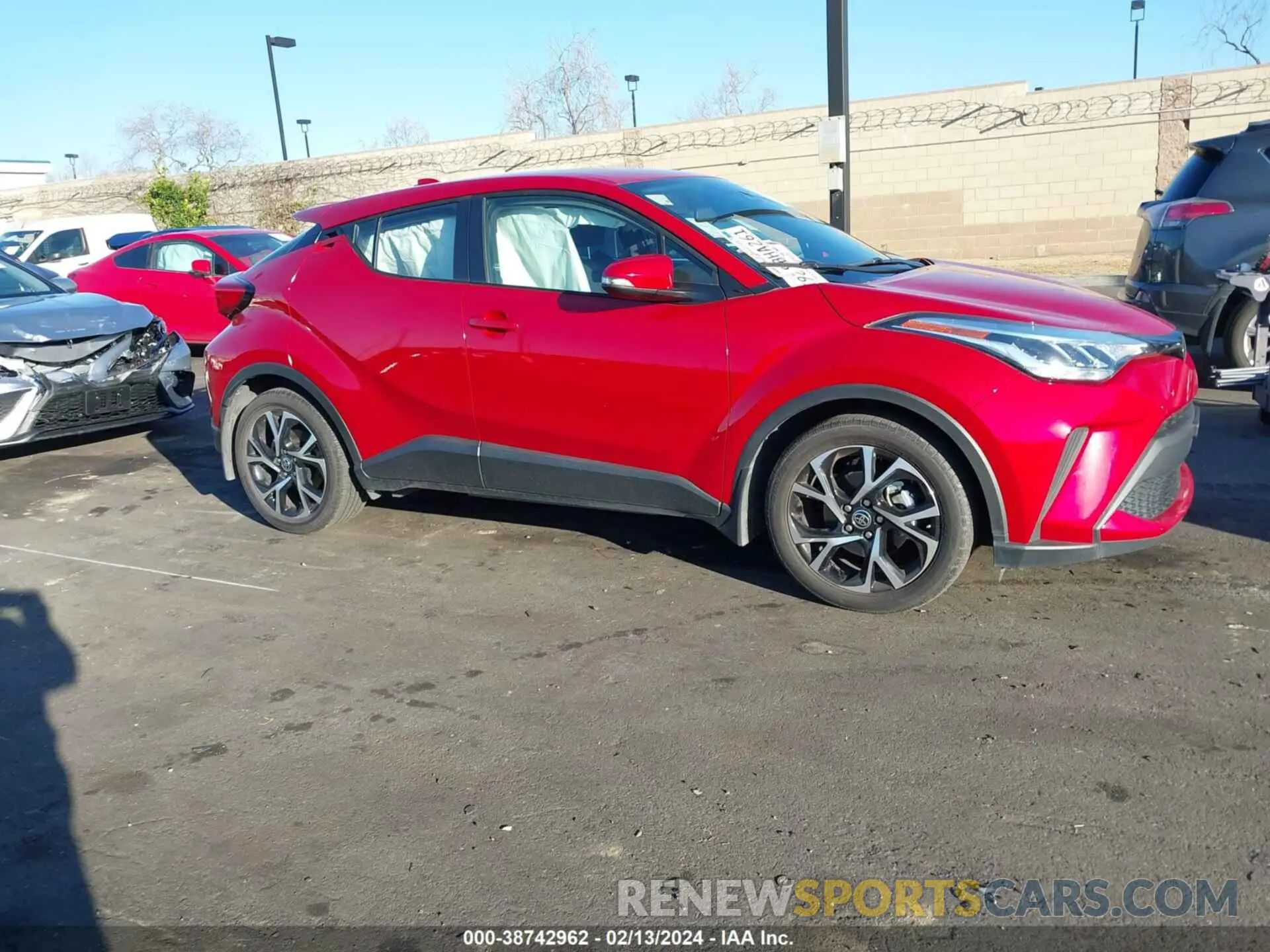 13 fotografías del automóvil dañado NMTKHMBX8NR143106 TOYOTA C-HR 2022