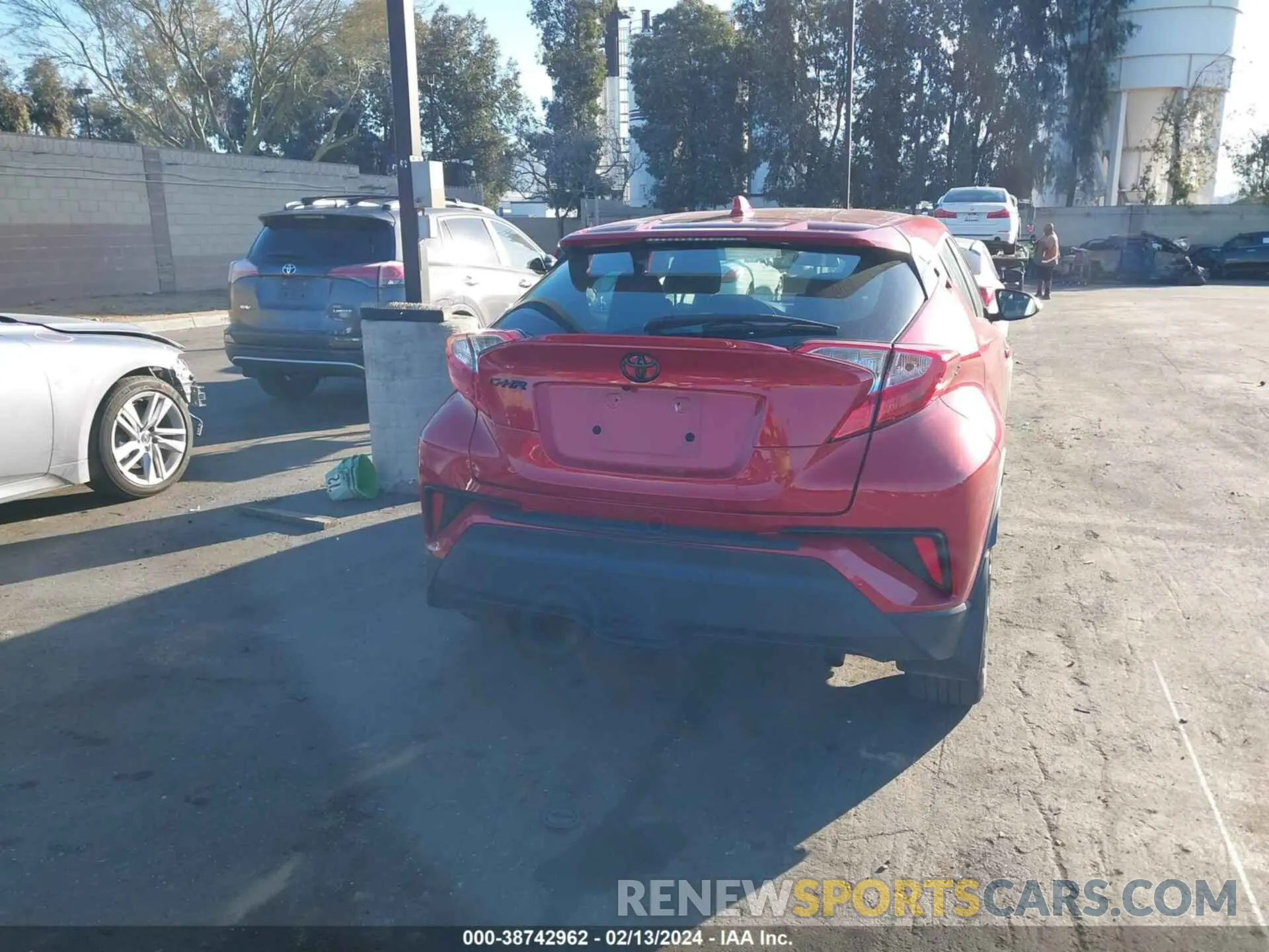 16 fotografías del automóvil dañado NMTKHMBX8NR143106 TOYOTA C-HR 2022