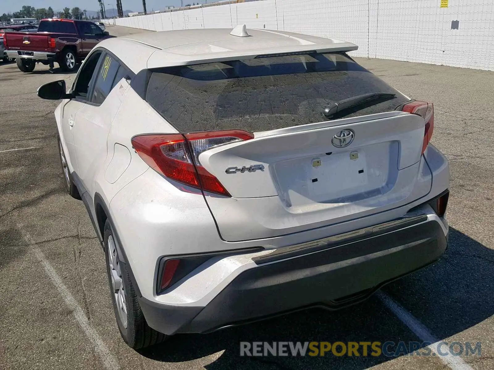 3 fotografías del automóvil dañado JTNKHMBX3K1042643 TOYOTA C-HR XLE 2019
