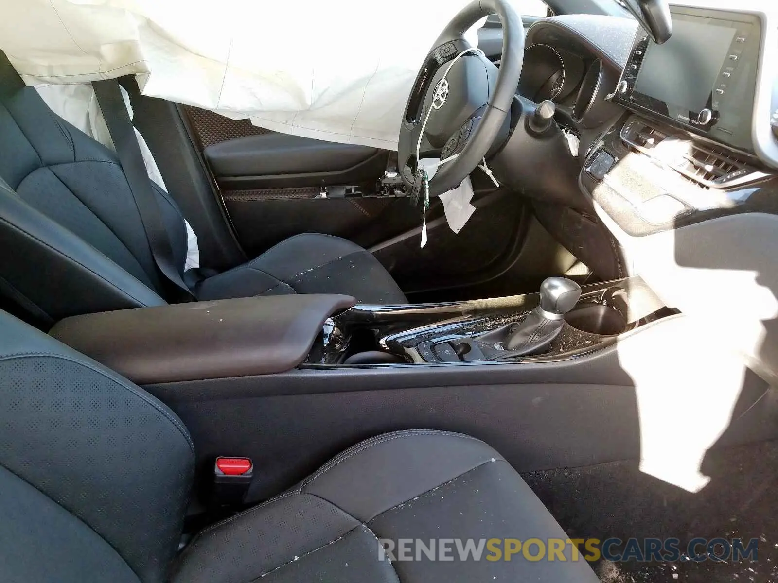 5 fotografías del automóvil dañado JTNKHMBX6K1051241 TOYOTA C-HR XLE 2019
