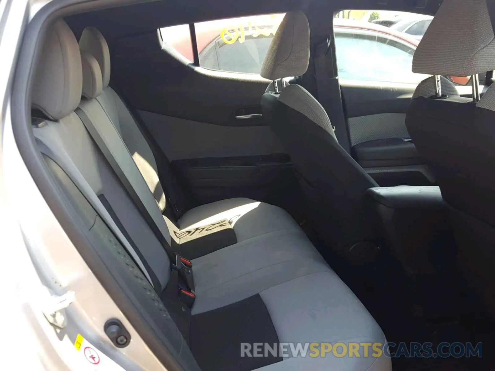 6 fotografías del automóvil dañado NMTKHMBX1KR077252 TOYOTA C-HR XLE 2019