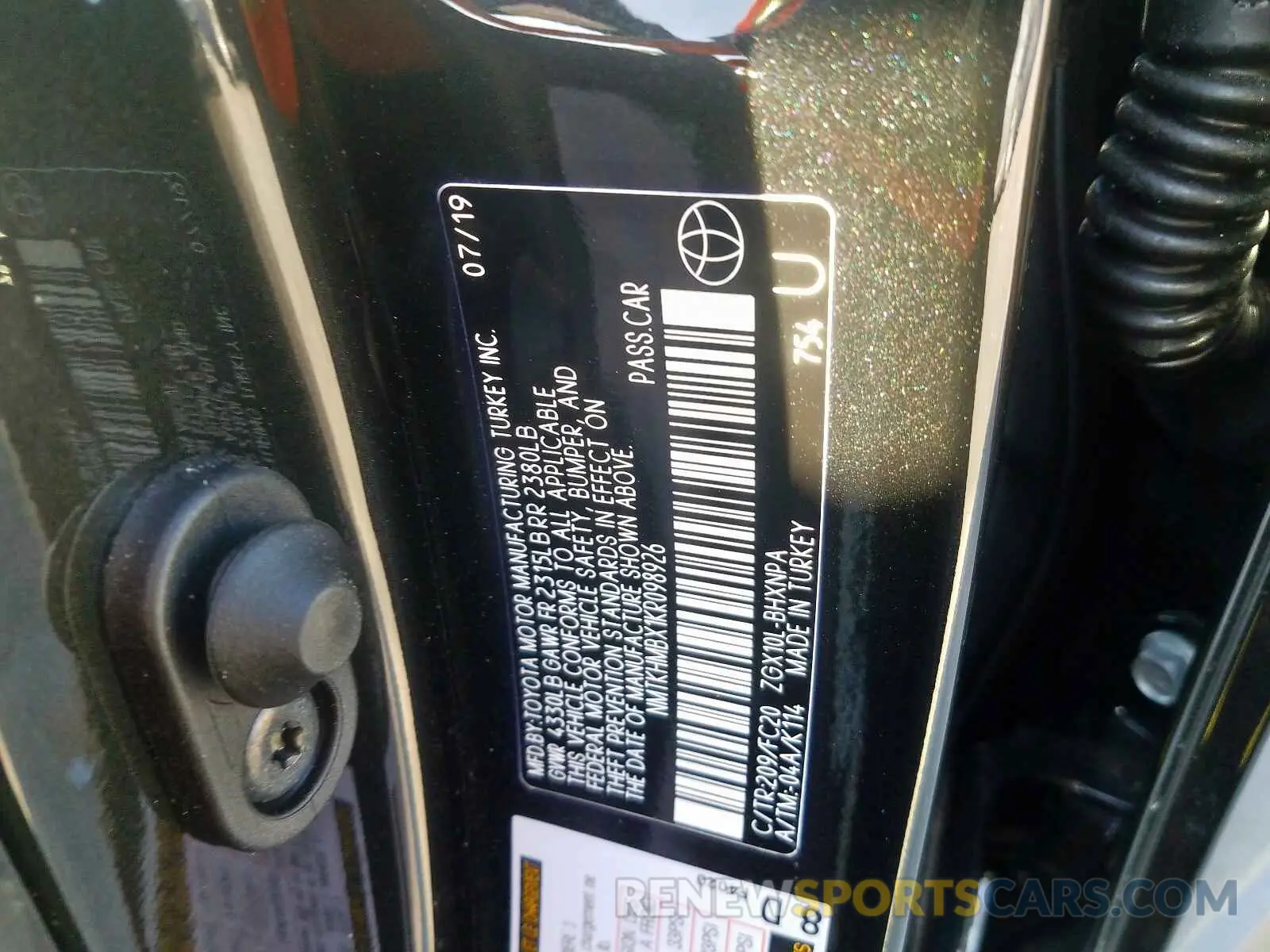 10 fotografías del automóvil dañado NMTKHMBX1KR098926 TOYOTA C-HR XLE 2019