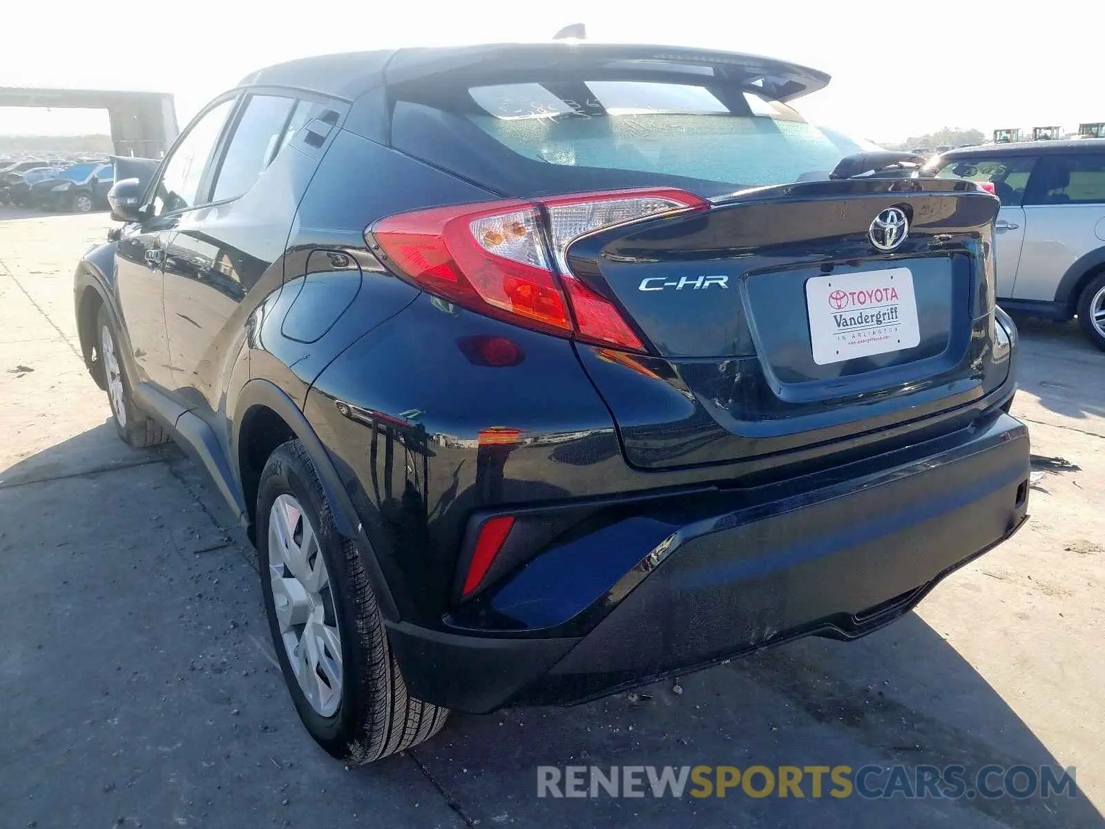 3 fotografías del automóvil dañado NMTKHMBX1KR098926 TOYOTA C-HR XLE 2019