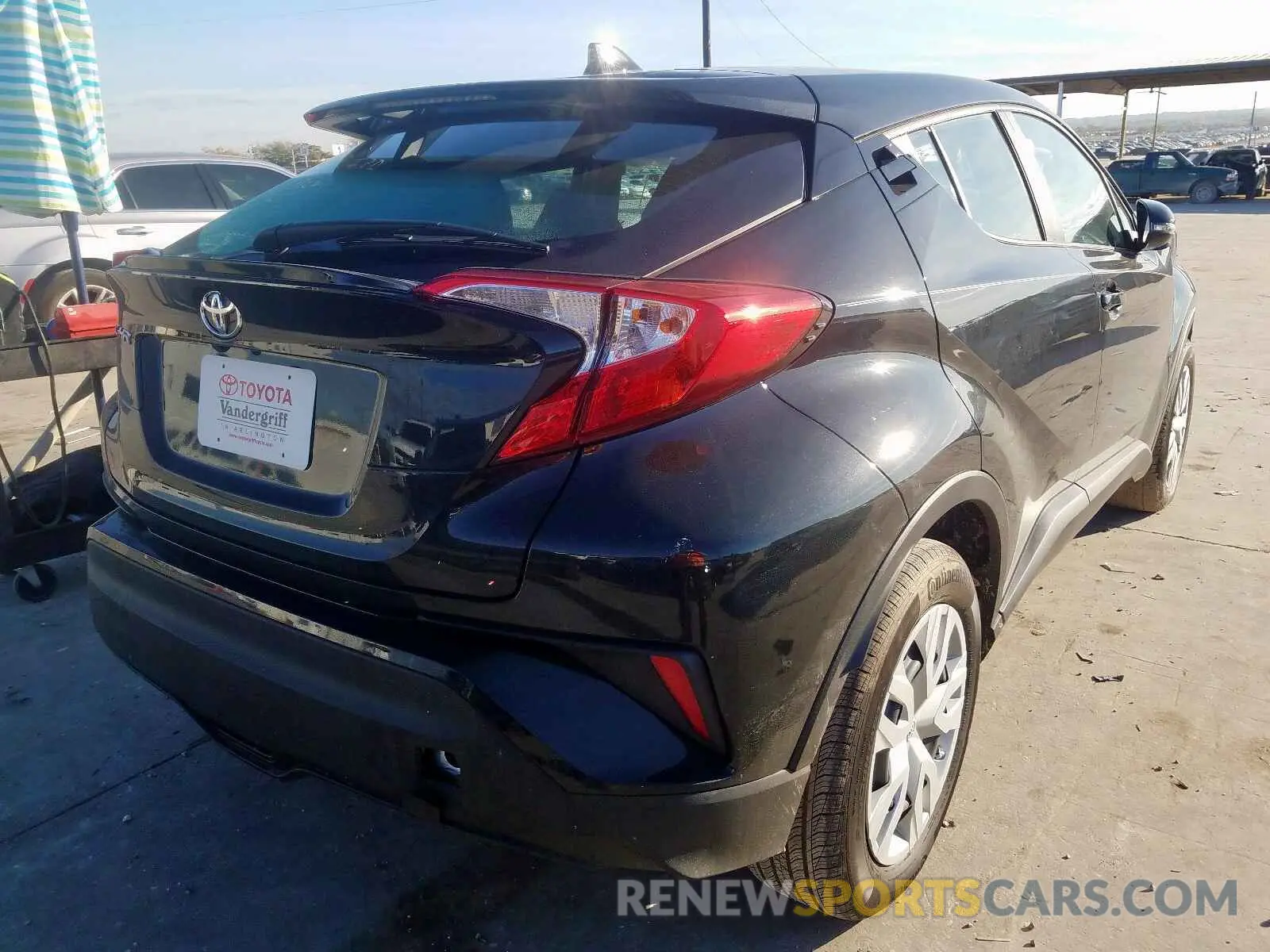 4 fotografías del automóvil dañado NMTKHMBX1KR098926 TOYOTA C-HR XLE 2019