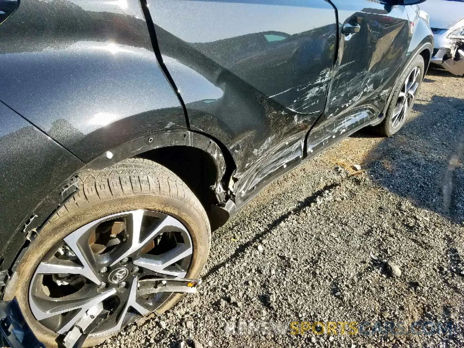 9 fotografías del automóvil dañado NMTKHMBX8KR076020 TOYOTA C-HR XLE 2019