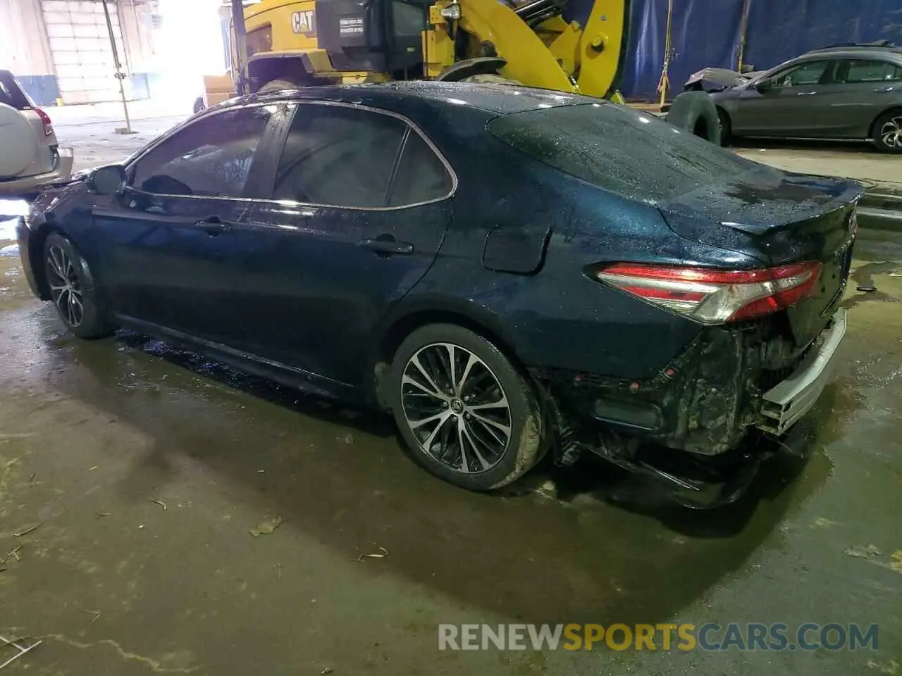 2 fotografías del automóvil dañado 4T1B11HK8JU613488 TOYOTA CAMRY 2018