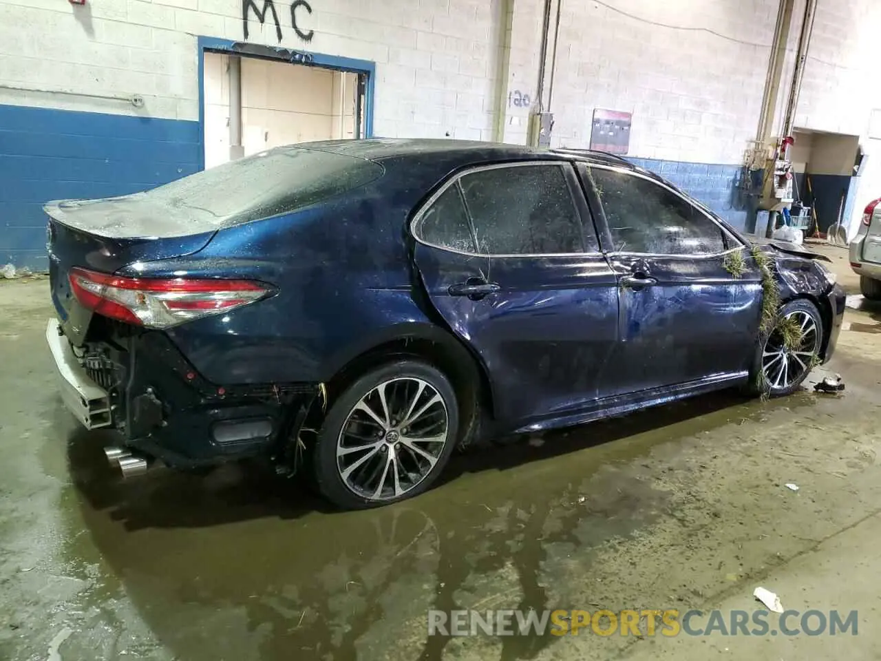 3 fotografías del automóvil dañado 4T1B11HK8JU613488 TOYOTA CAMRY 2018