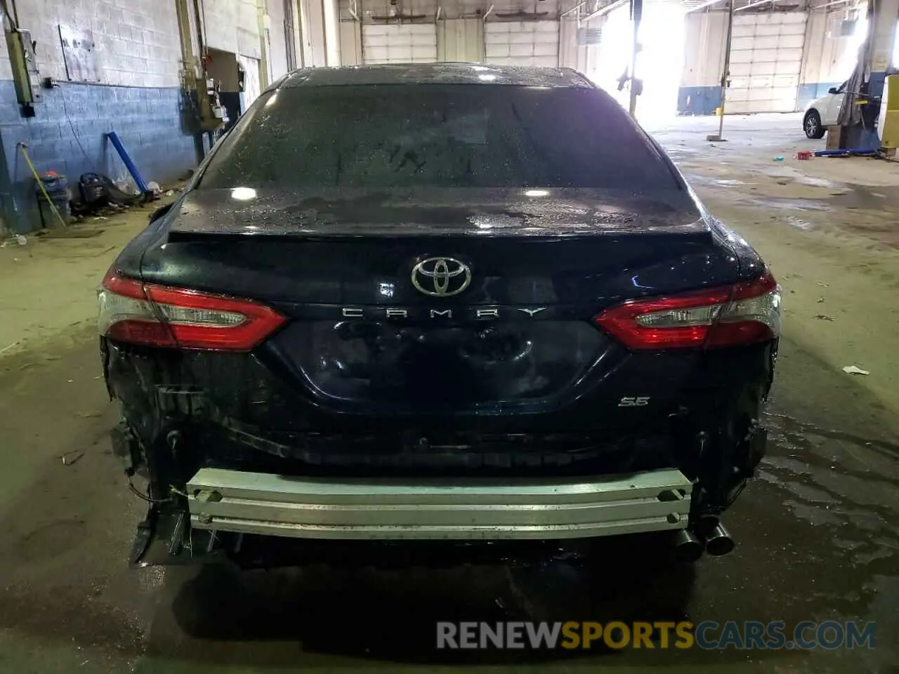 6 fotografías del automóvil dañado 4T1B11HK8JU613488 TOYOTA CAMRY 2018
