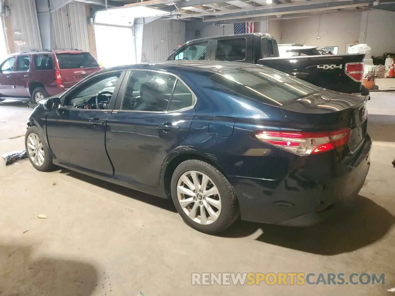 2 fotografías del automóvil dañado 4T1B11HK9JU563183 TOYOTA CAMRY 2018