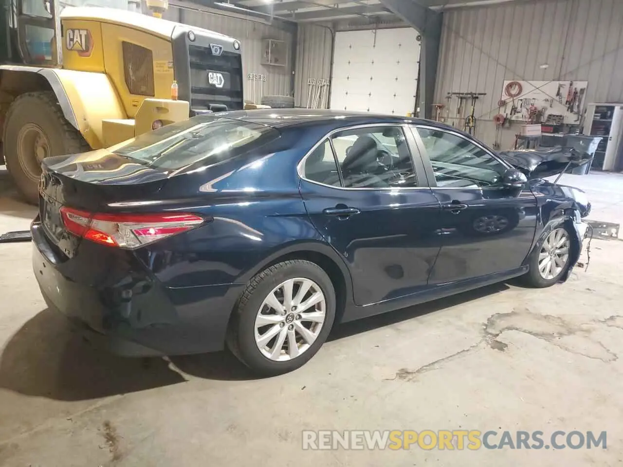3 fotografías del automóvil dañado 4T1B11HK9JU563183 TOYOTA CAMRY 2018