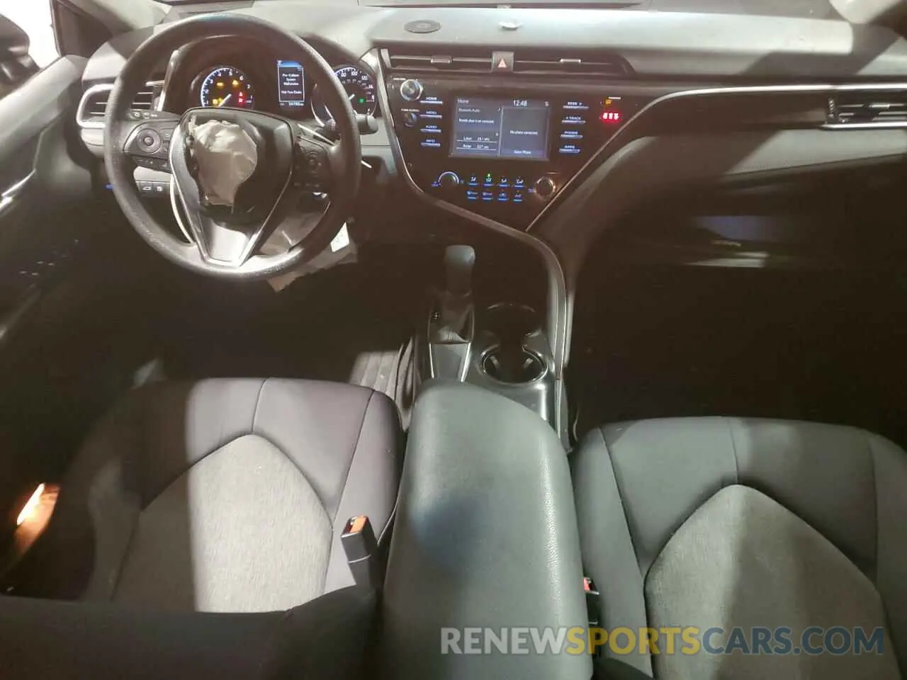 8 fotografías del automóvil dañado 4T1B11HK9JU563183 TOYOTA CAMRY 2018