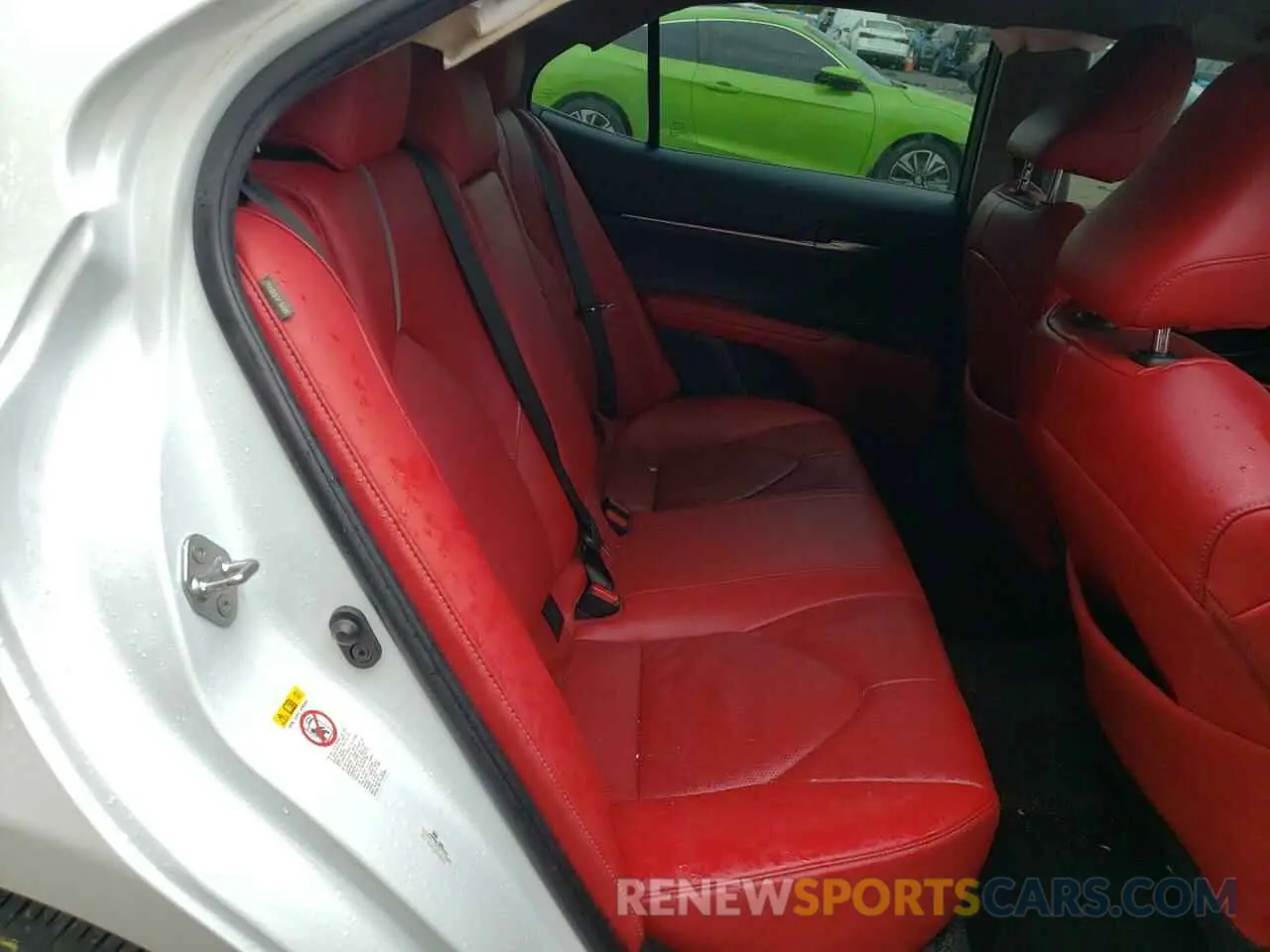 10 fotografías del automóvil dañado 4T1B61HK1JU143113 TOYOTA CAMRY 2018