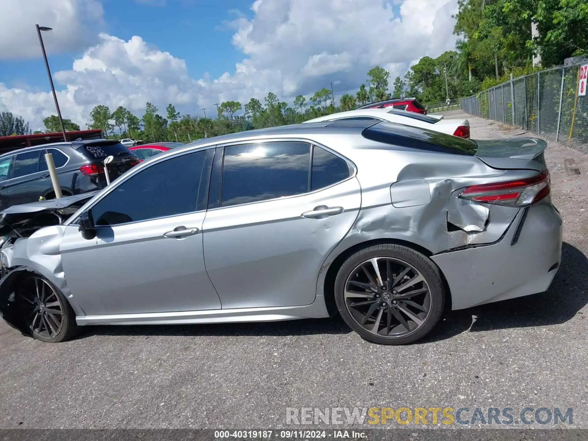 14 fotografías del automóvil dañado 4T1B61HK4JU137144 TOYOTA CAMRY 2018