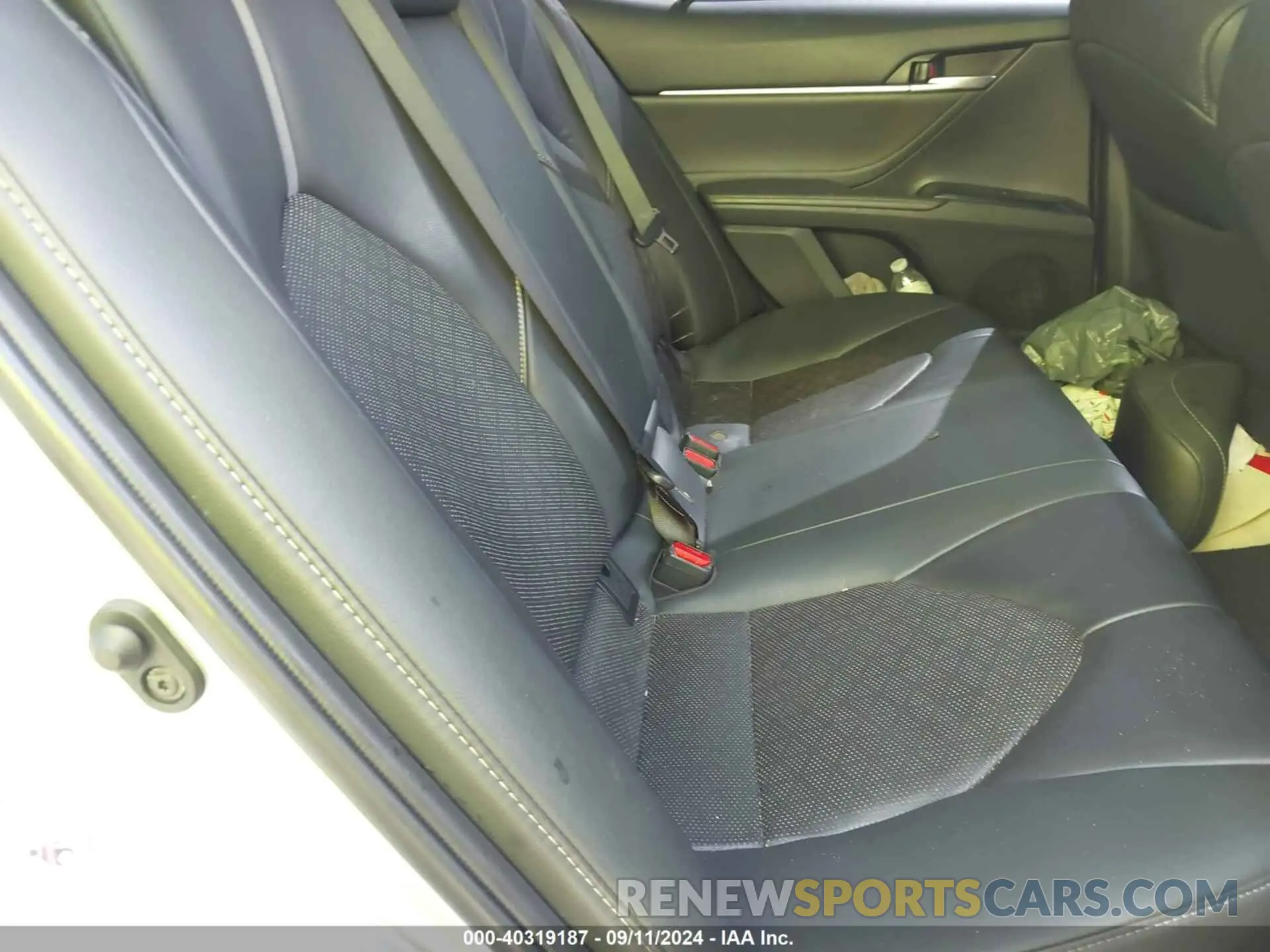 8 fotografías del automóvil dañado 4T1B61HK4JU137144 TOYOTA CAMRY 2018