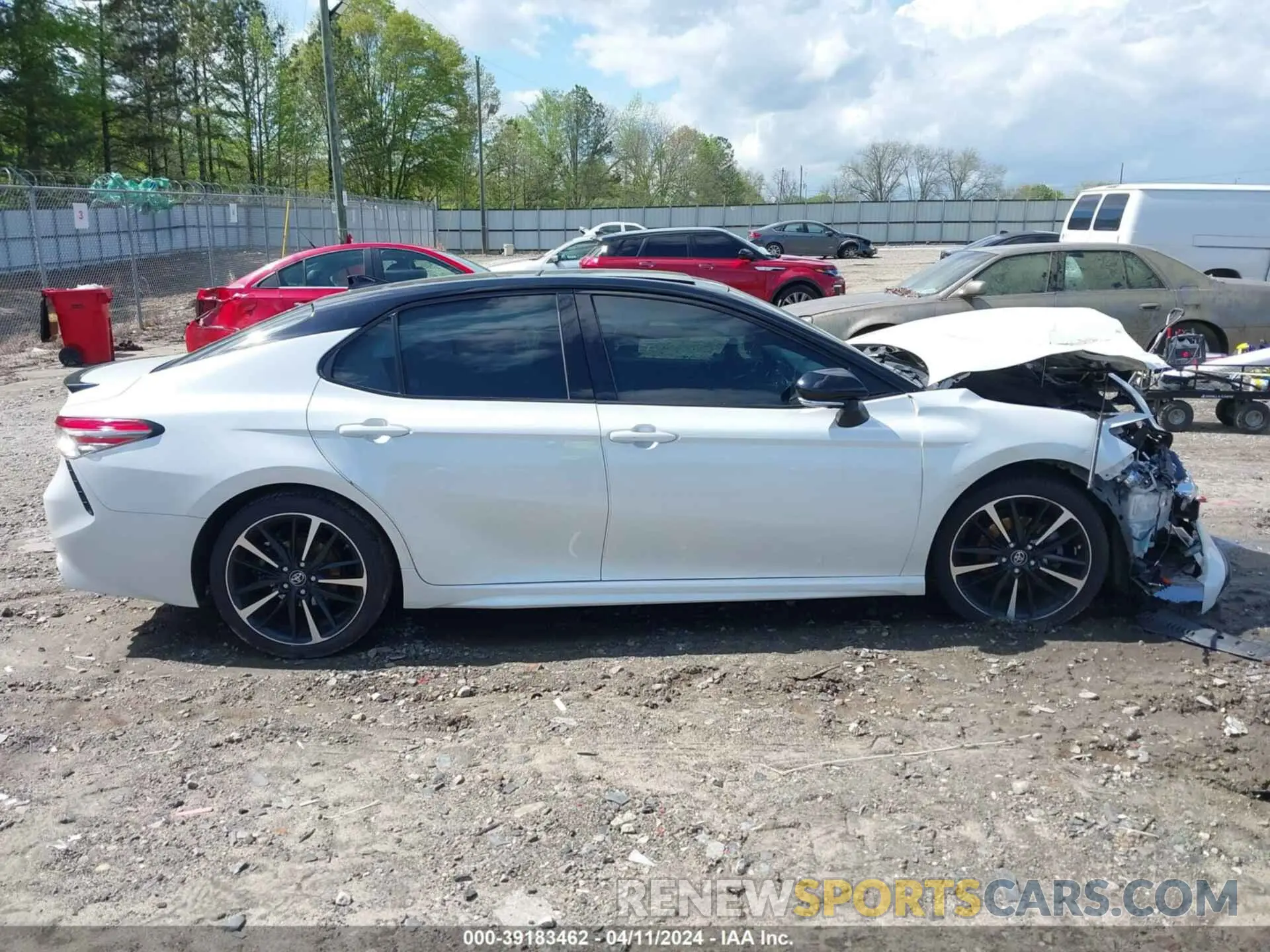 13 fotografías del automóvil dañado 4T1B61HKXJU021446 TOYOTA CAMRY 2018