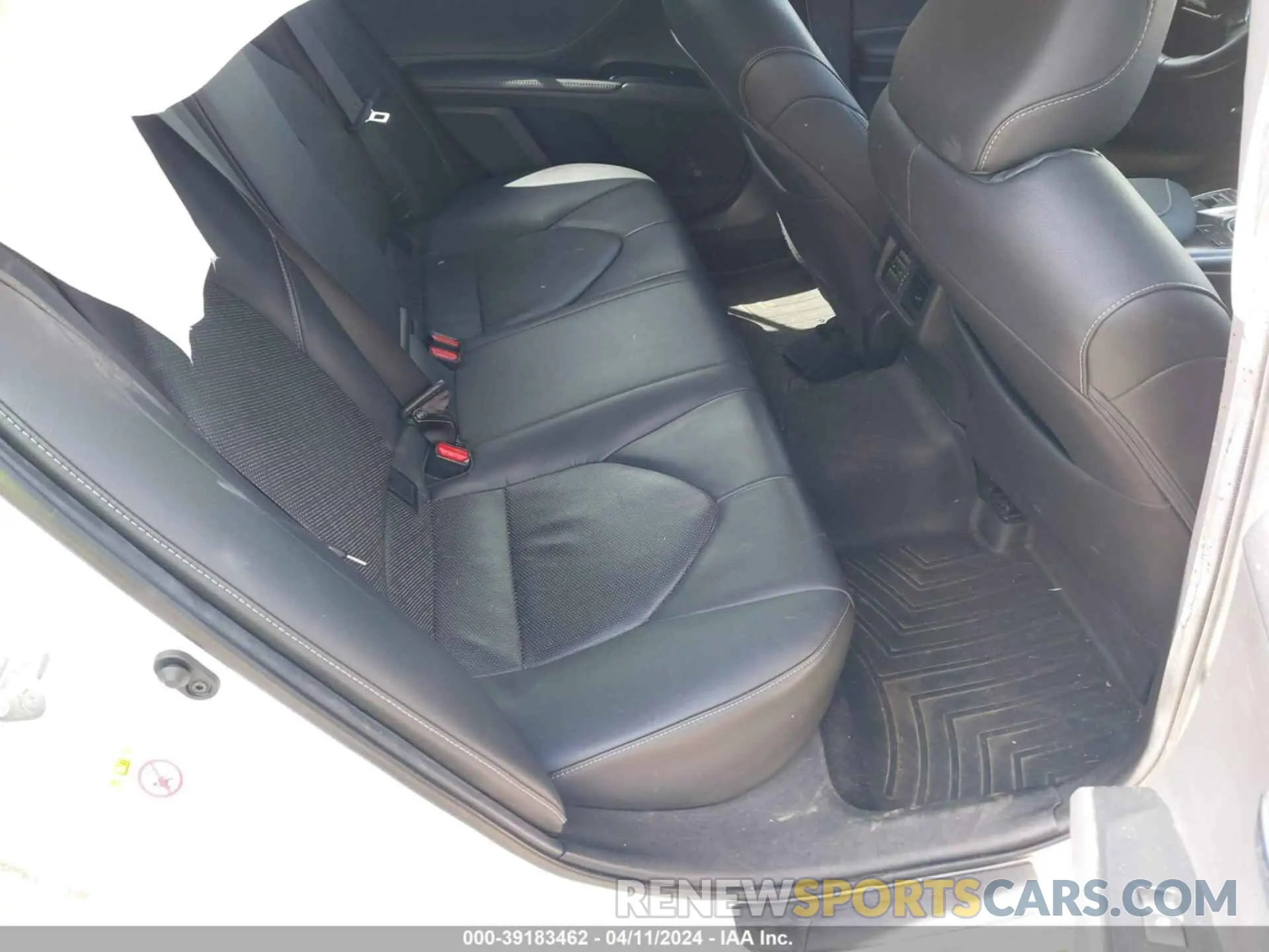 8 fotografías del automóvil dañado 4T1B61HKXJU021446 TOYOTA CAMRY 2018