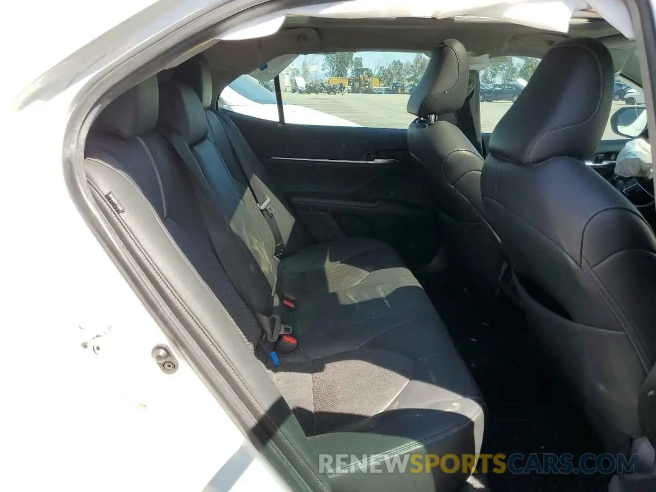 10 fotografías del automóvil dañado 4T1BZ1HK2JU012697 TOYOTA CAMRY 2018