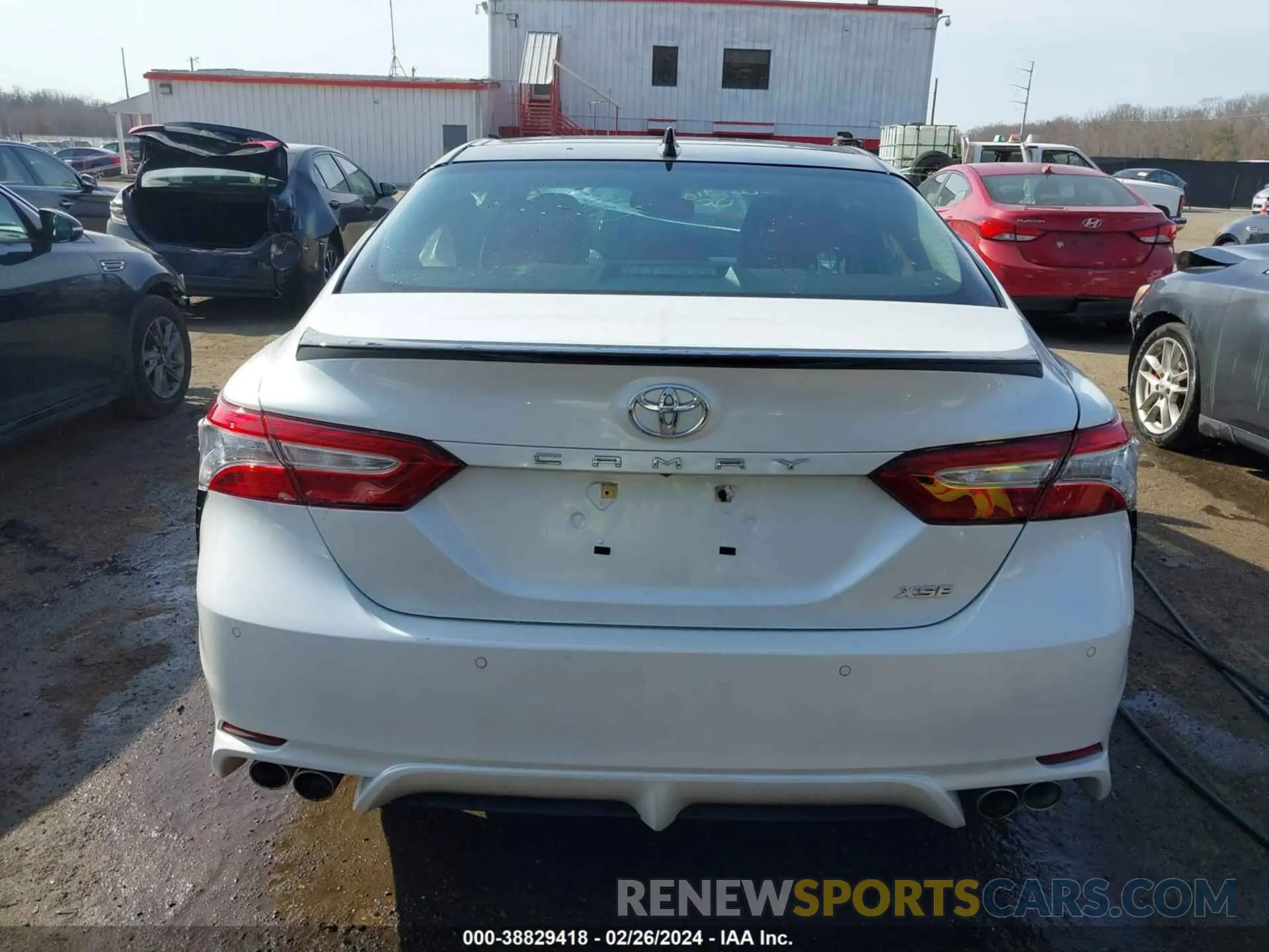 16 fotografías del automóvil dañado 4T1BZ1HK3JU016080 TOYOTA CAMRY 2018