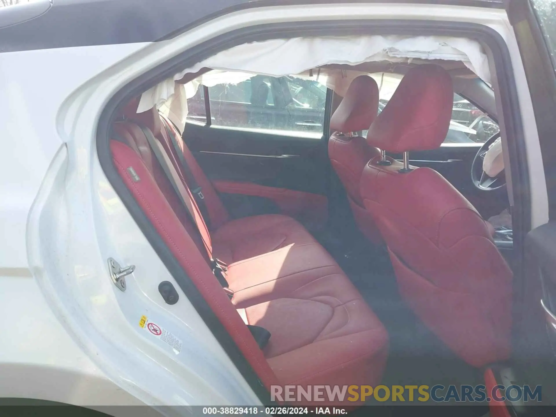 8 fotografías del automóvil dañado 4T1BZ1HK3JU016080 TOYOTA CAMRY 2018