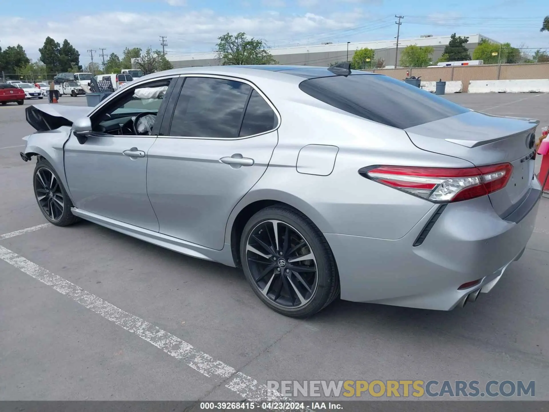 3 fotografías del automóvil dañado 4T1BZ1HK8JU504795 TOYOTA CAMRY 2018