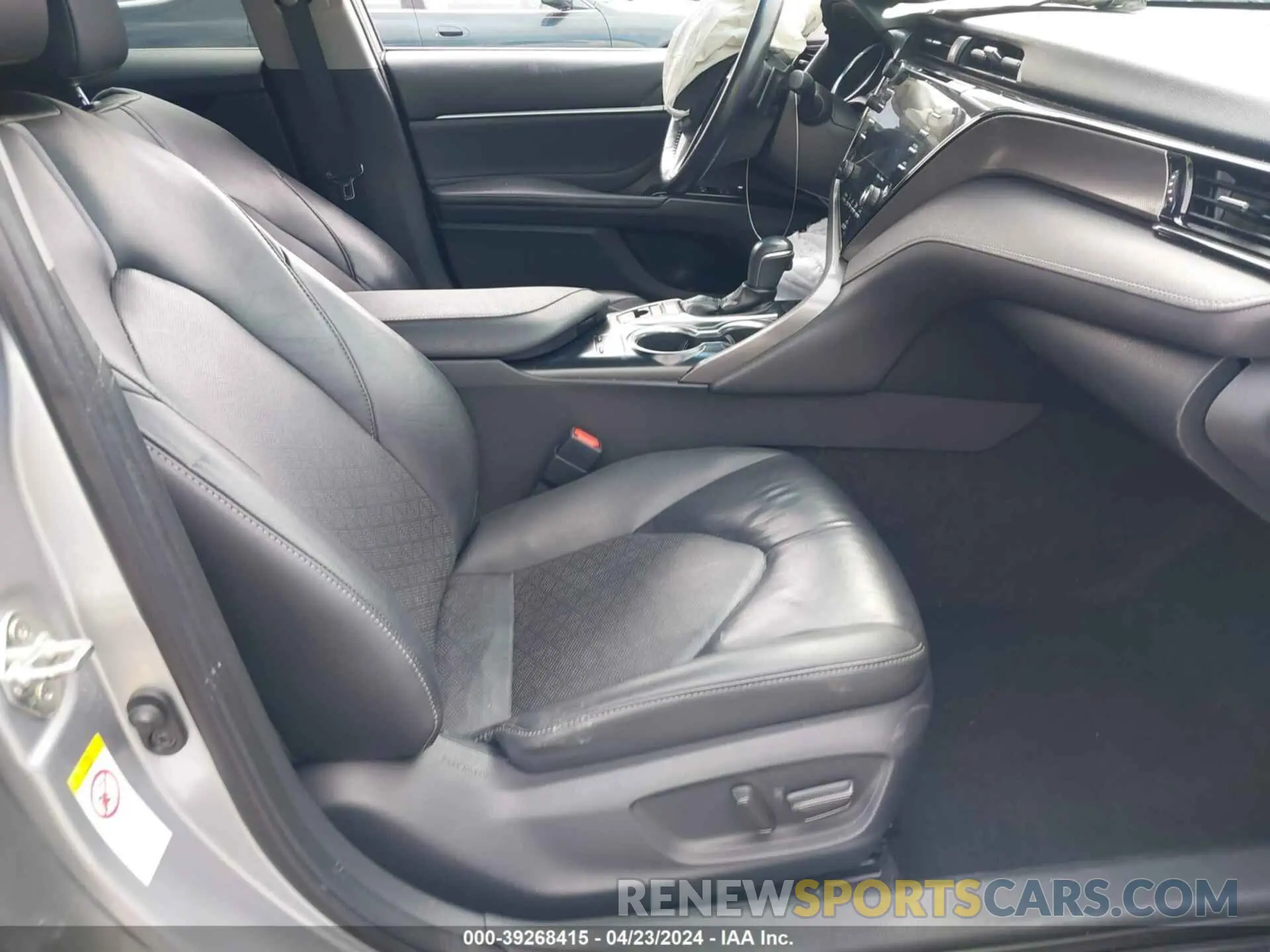 5 fotografías del automóvil dañado 4T1BZ1HK8JU504795 TOYOTA CAMRY 2018