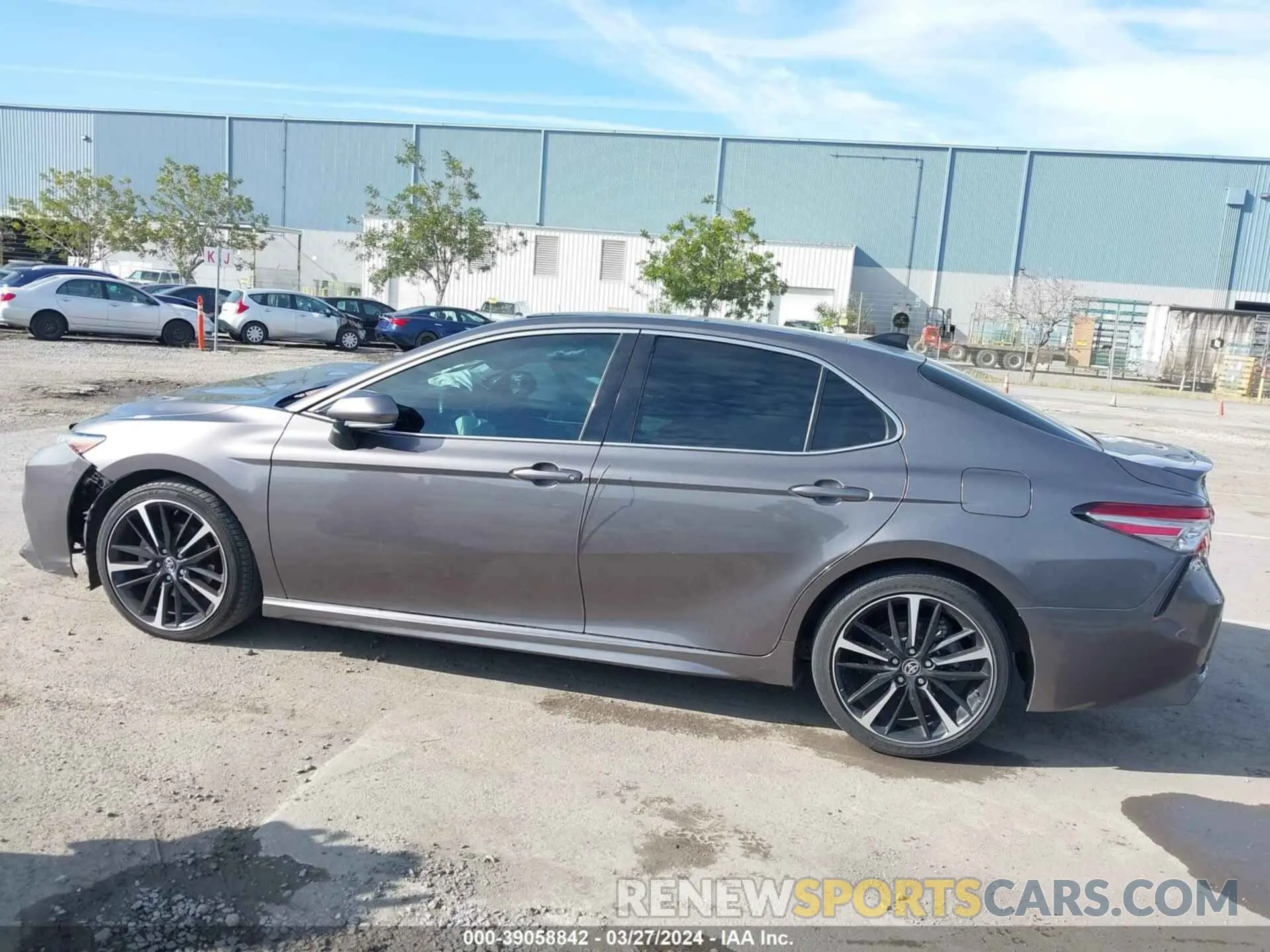 14 fotografías del automóvil dañado 4T1BZ1HKXJU012463 TOYOTA CAMRY 2018