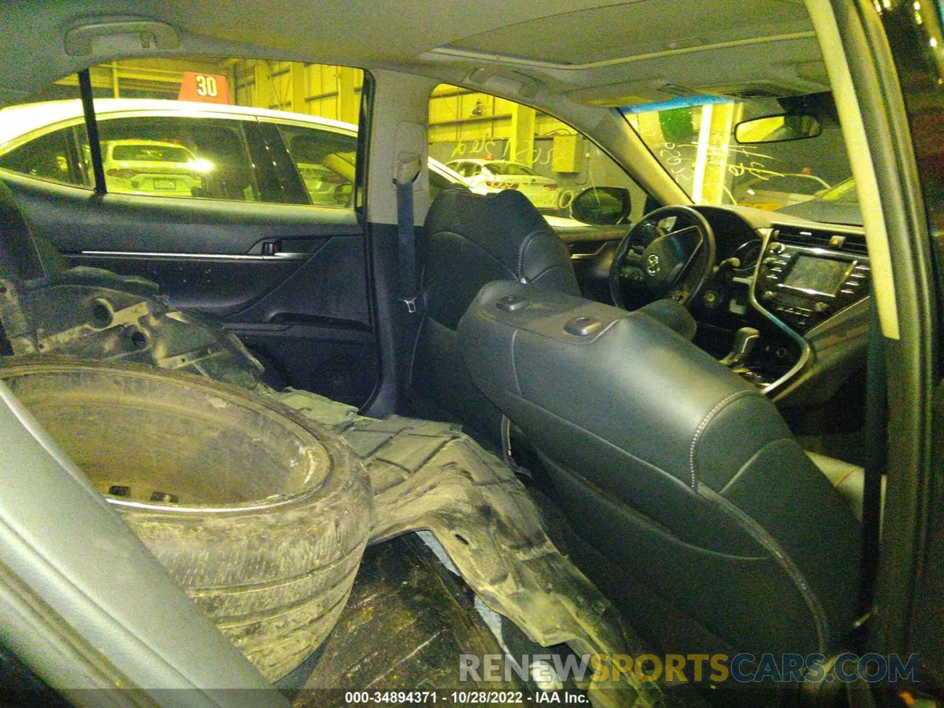 8 fotografías del automóvil dañado 001B11HK6KU745621 TOYOTA CAMRY 2019