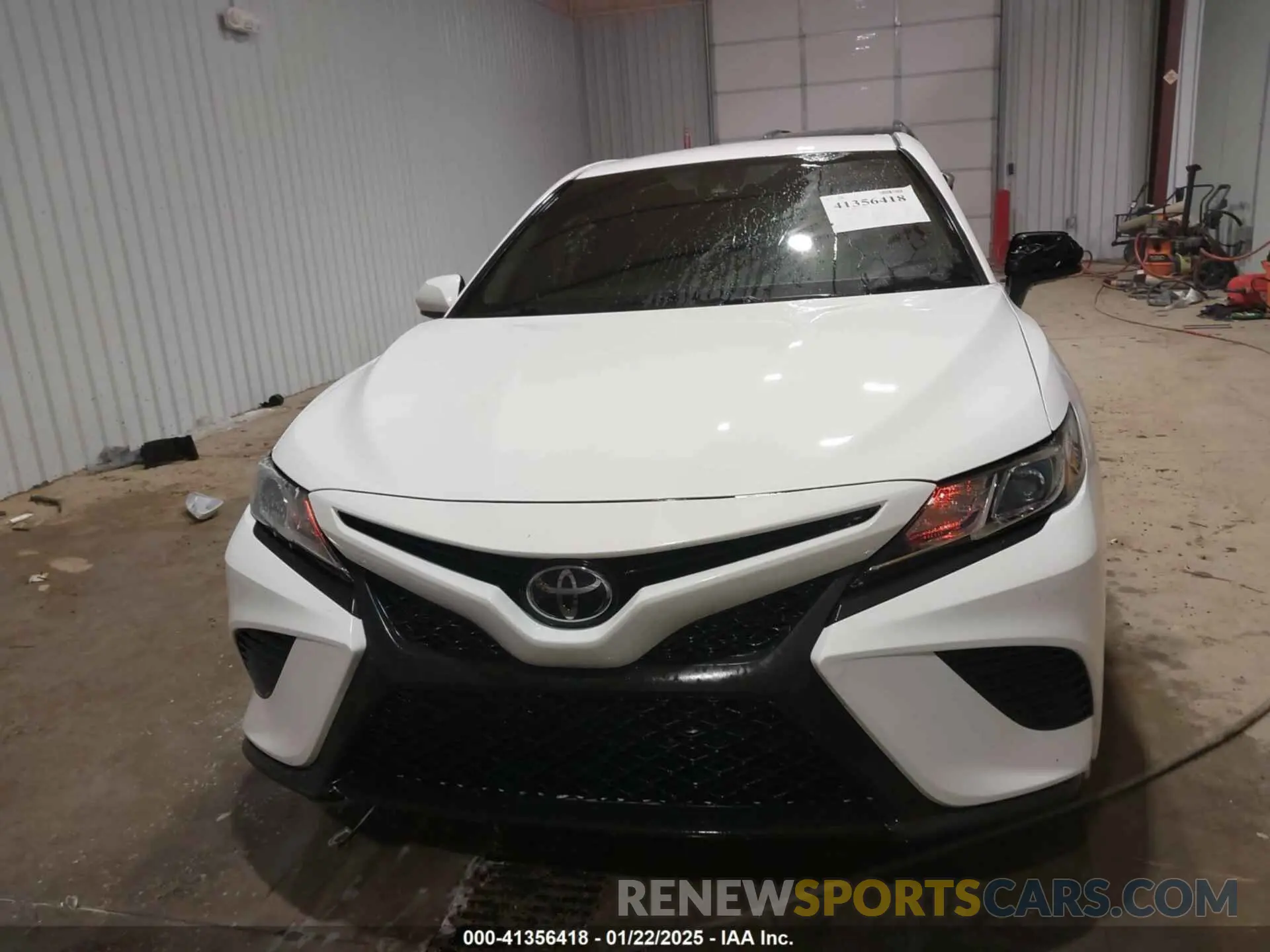 13 fotografías del automóvil dañado 4T1B11HK0KU159979 TOYOTA CAMRY 2019
